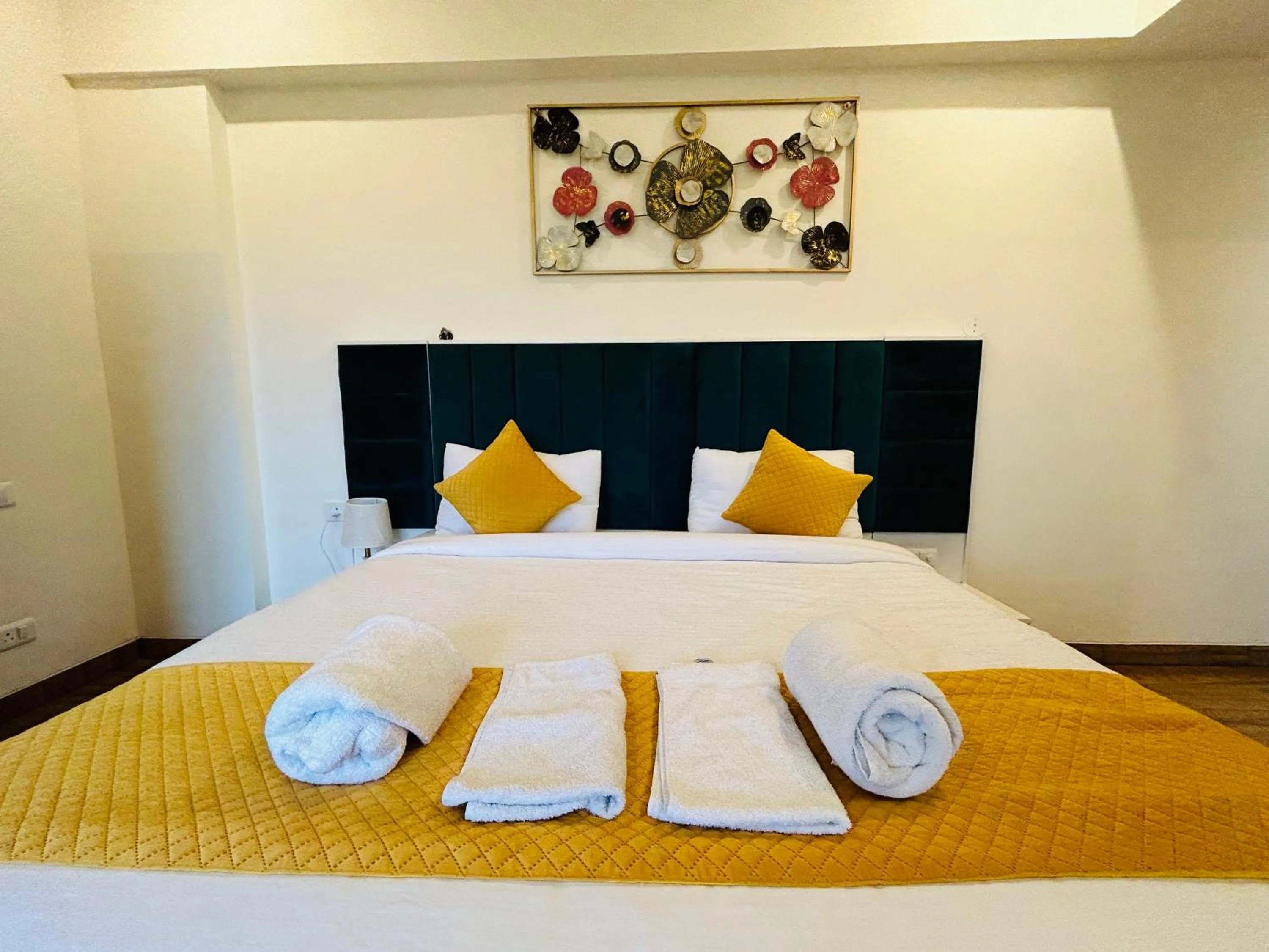 Bedroom, Bed in Amahi Inn I Signature Towers