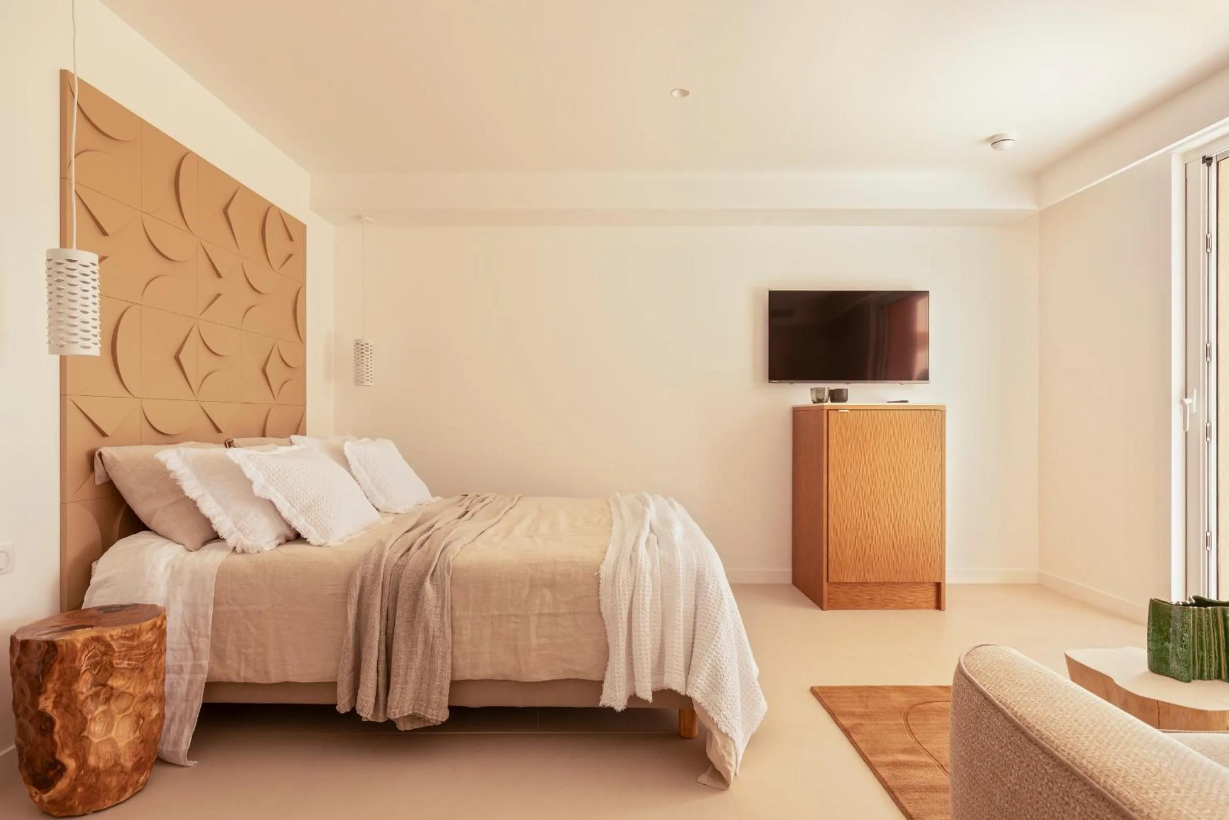 Bedroom, Bed in Maison Carla Rosa Cannes