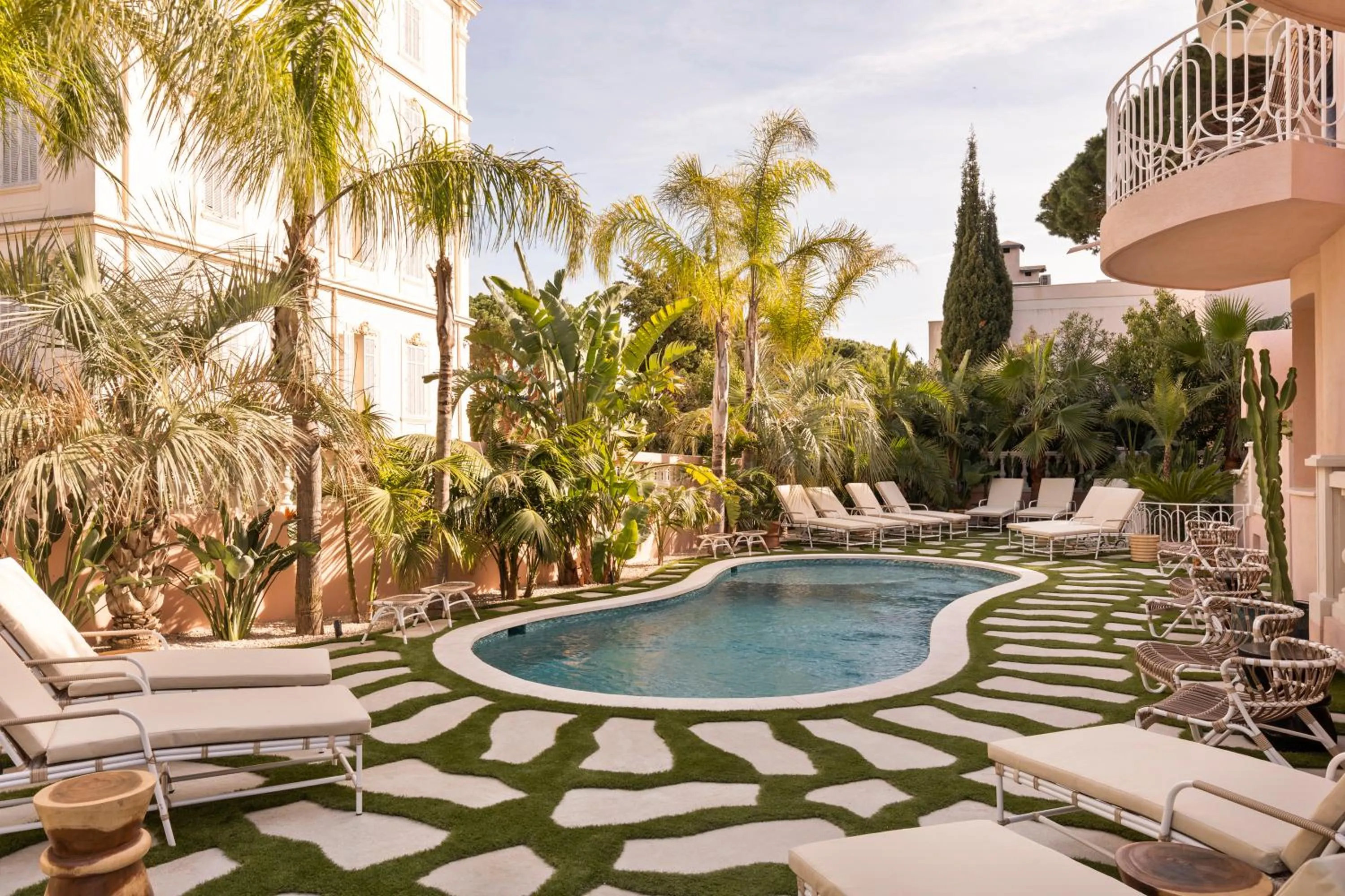Garden view in Maison Carla Rosa Cannes