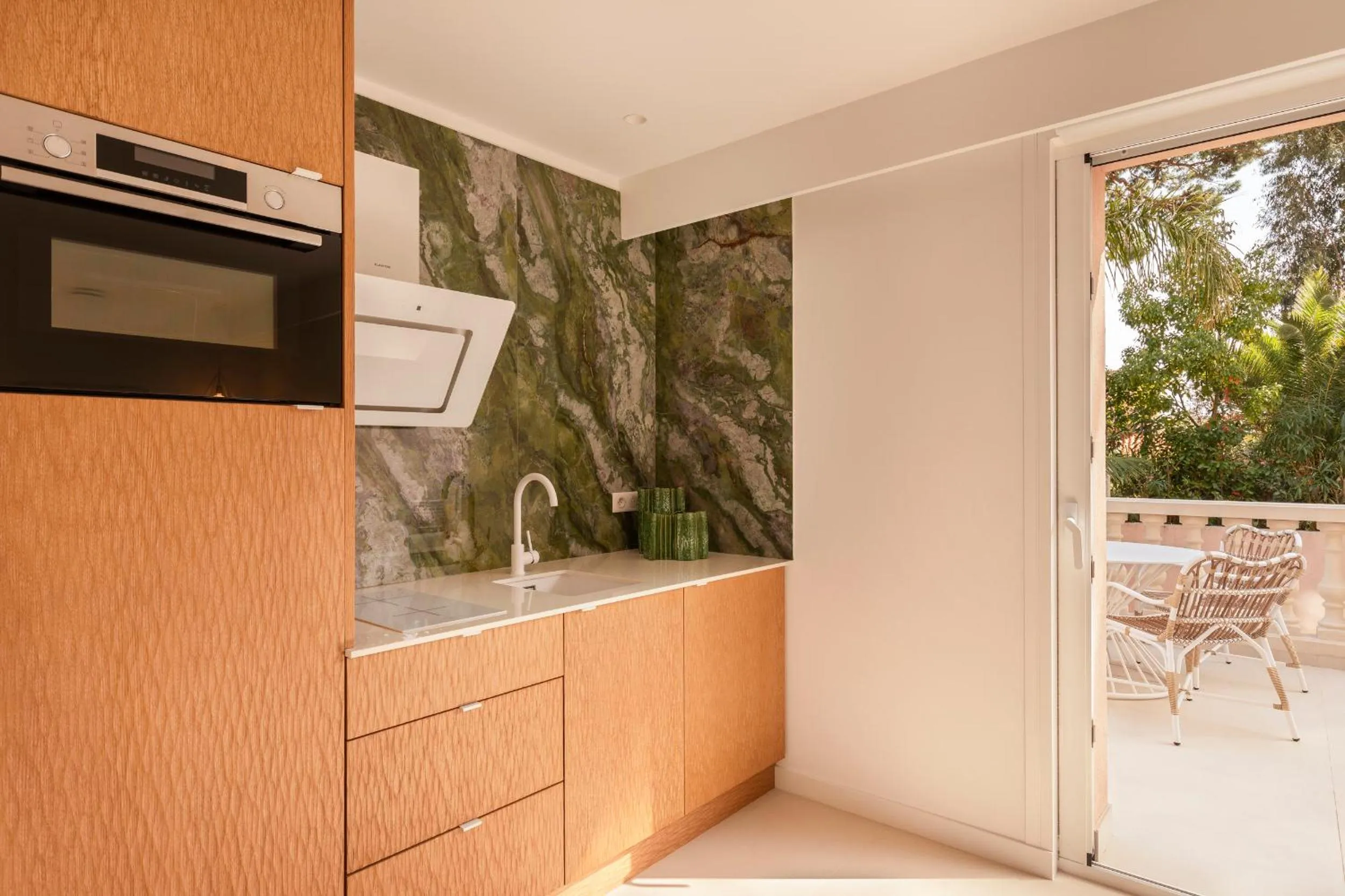 Kitchen or kitchenette in Maison Carla Rosa Cannes