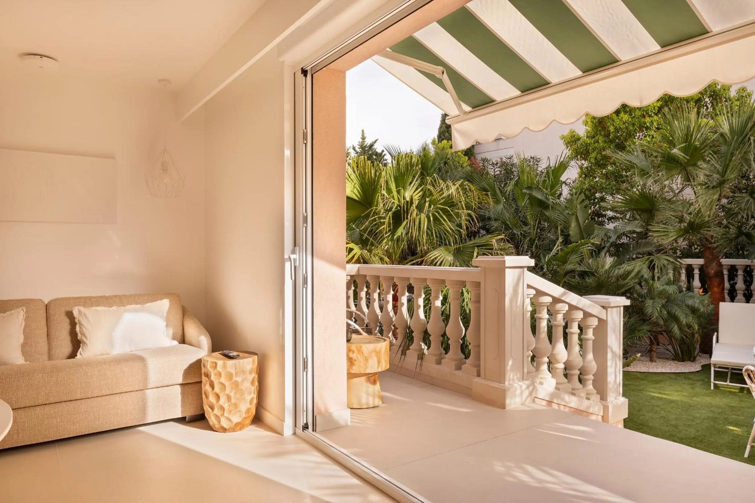 Seating area in Maison Carla Rosa Cannes