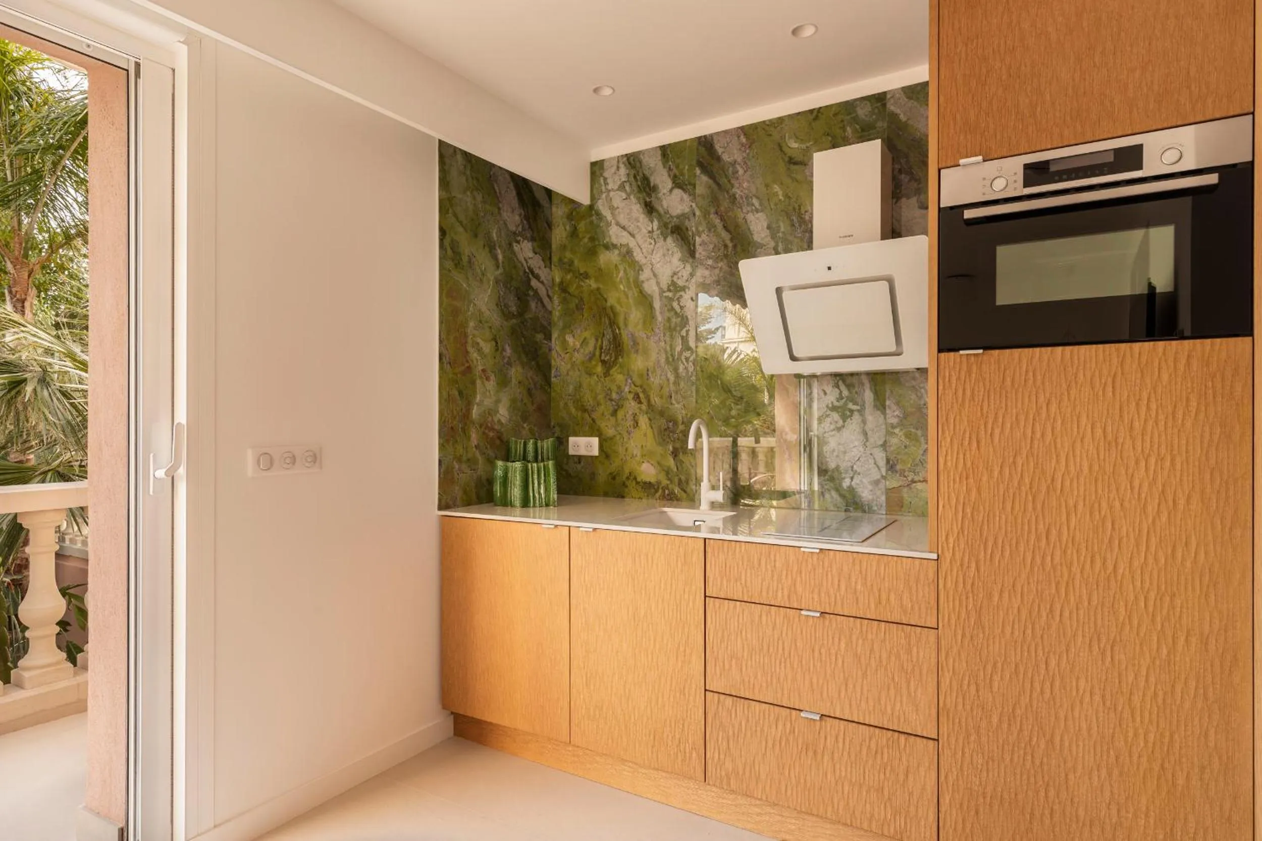 Kitchen or kitchenette in Maison Carla Rosa Cannes