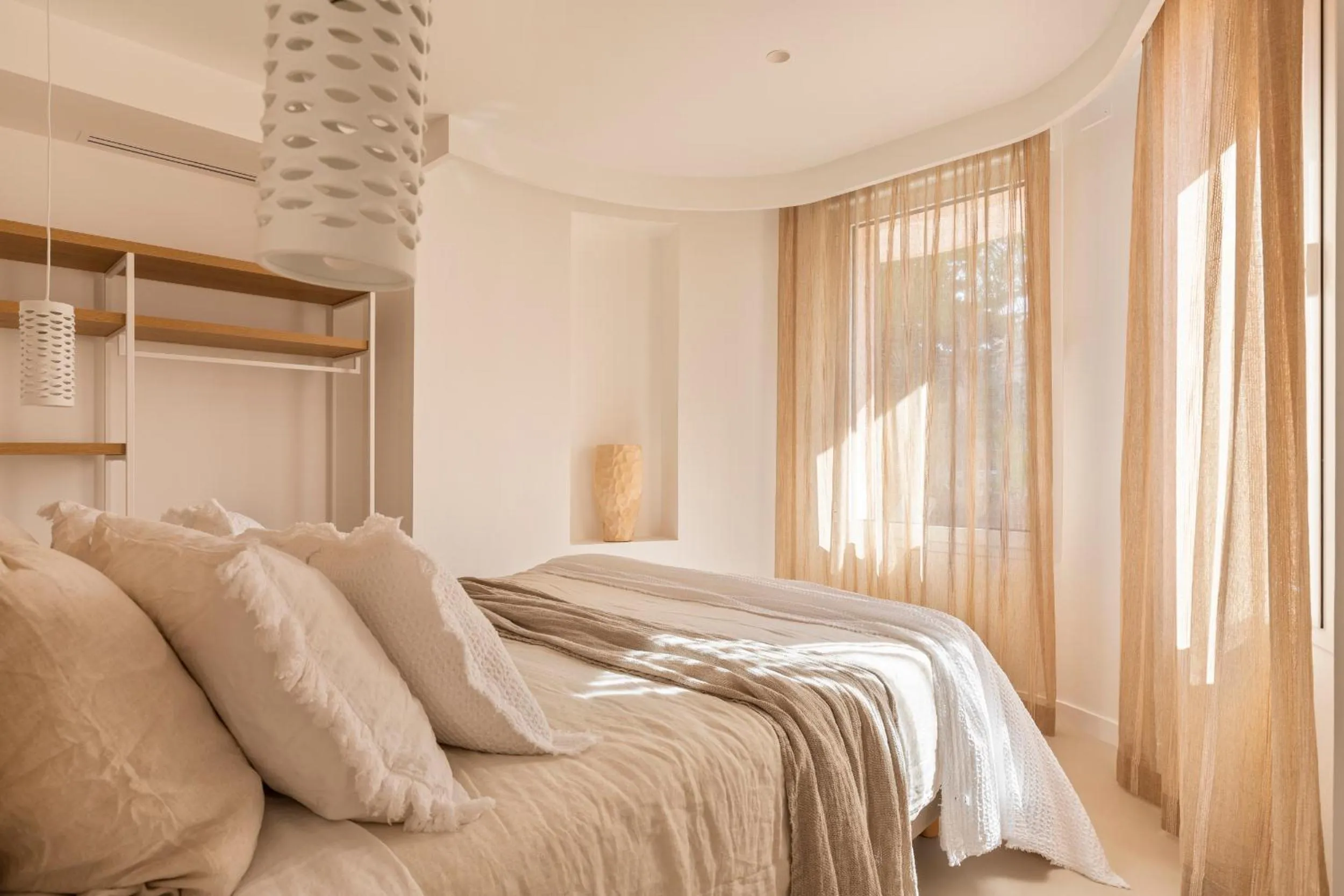 Bedroom, Bed in Maison Carla Rosa Cannes
