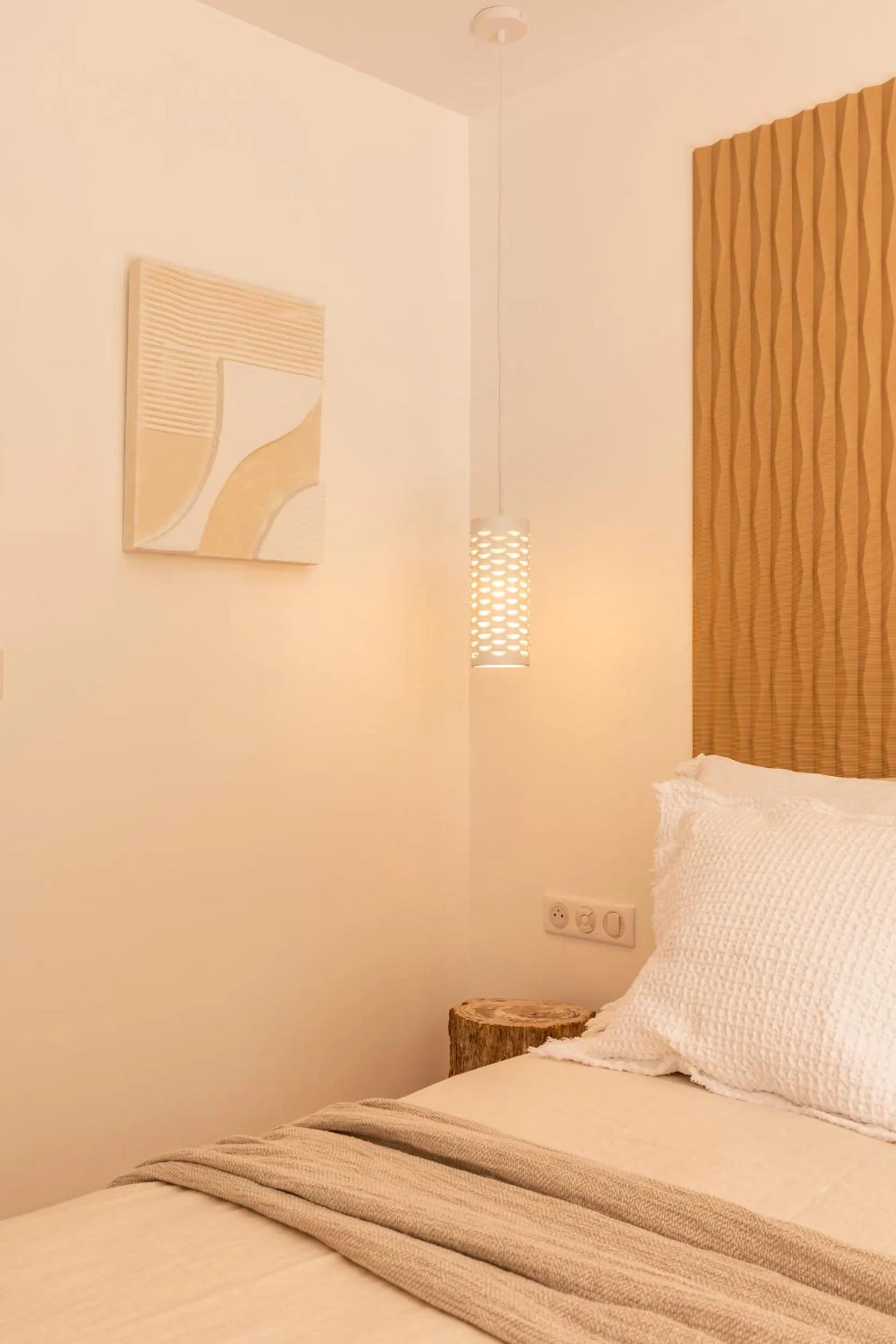 Bedroom, Bed in Maison Carla Rosa Cannes