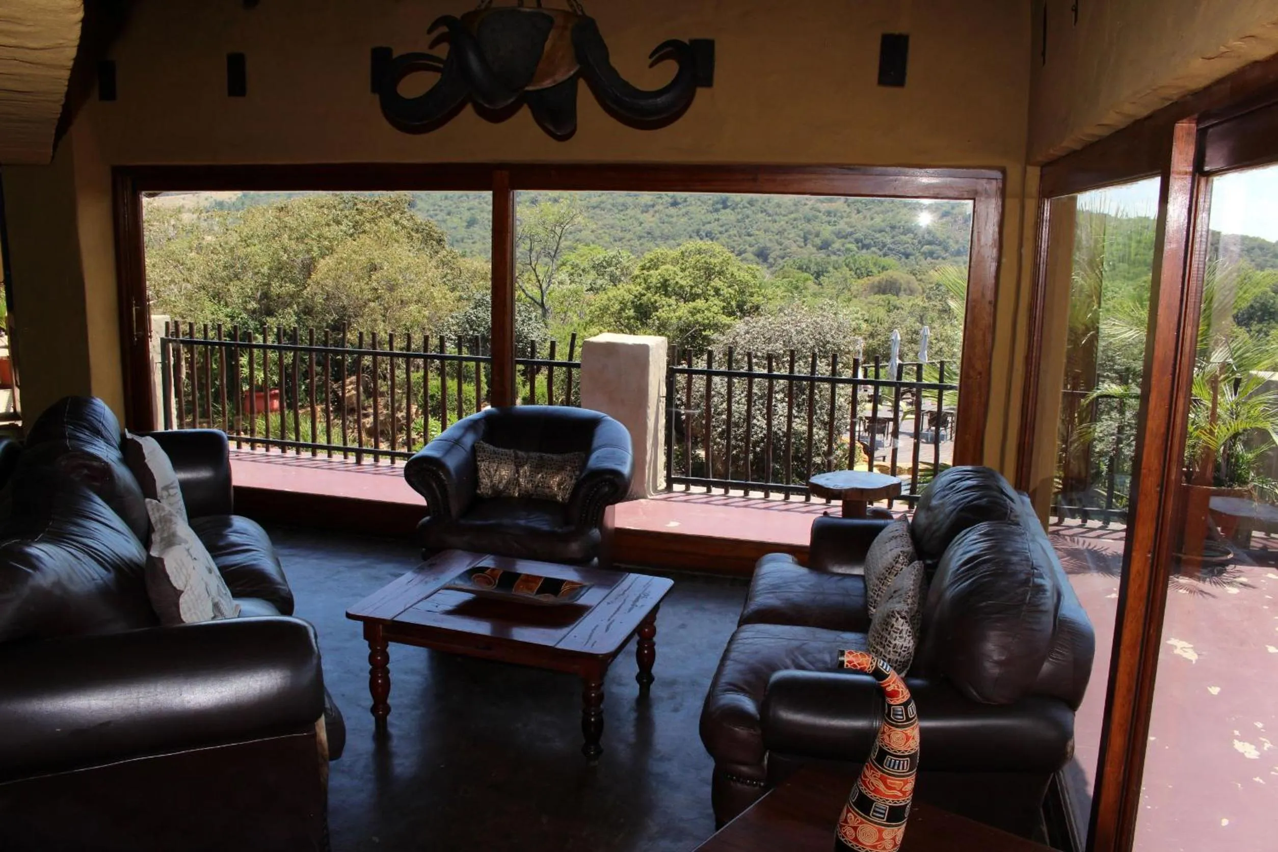 Restaurant/places to eat in Ndlovu Lodge