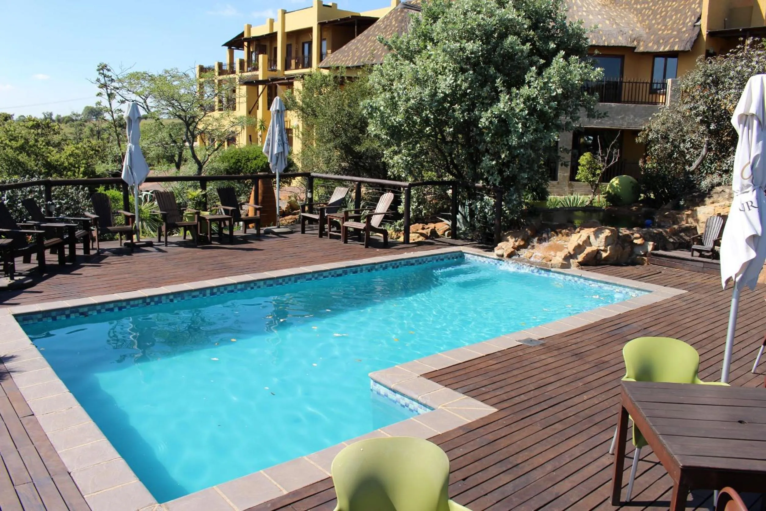 Swimming pool in Ndlovu Lodge