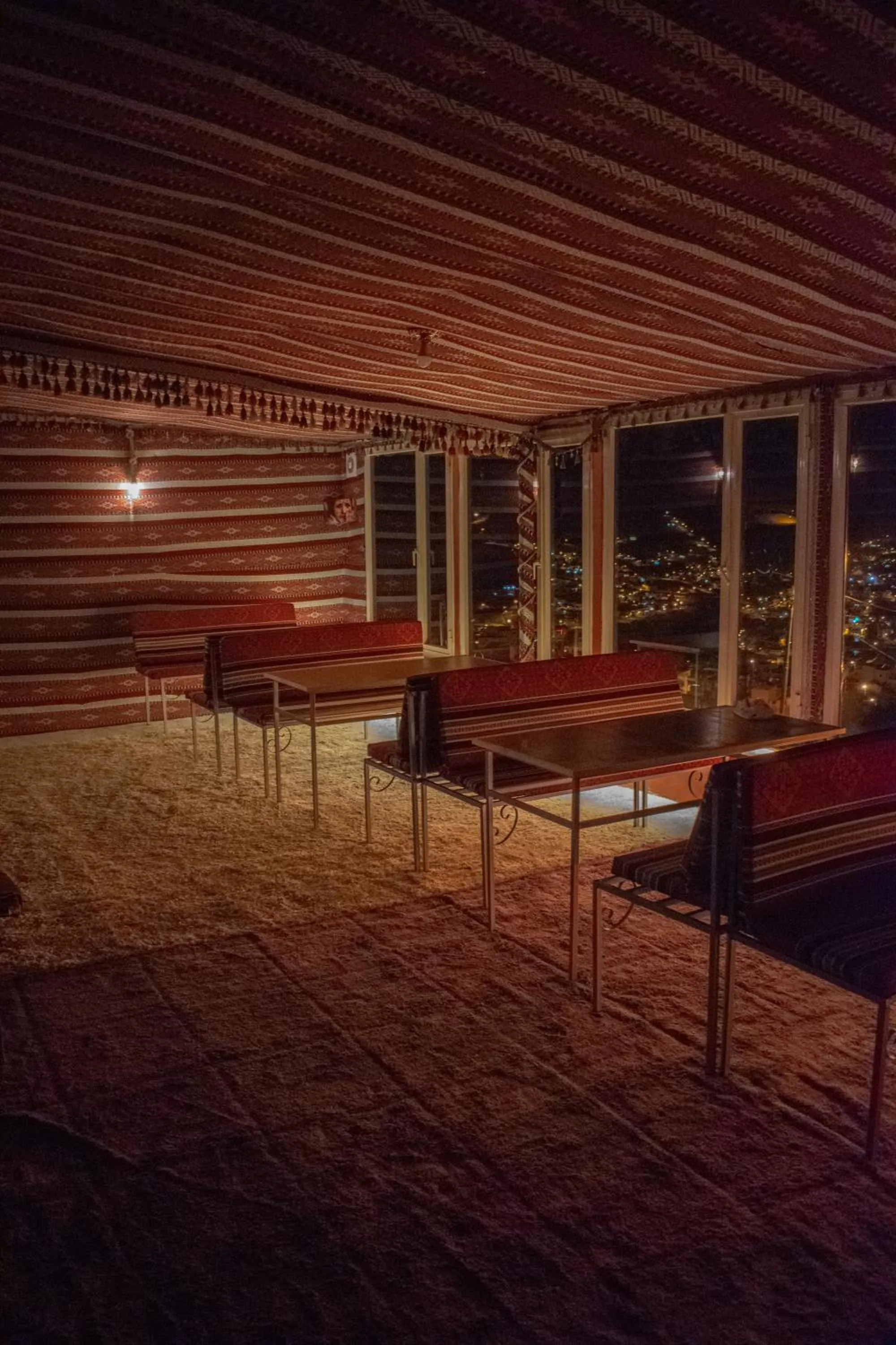 Restaurant/places to eat in Twilight Hotel Petra