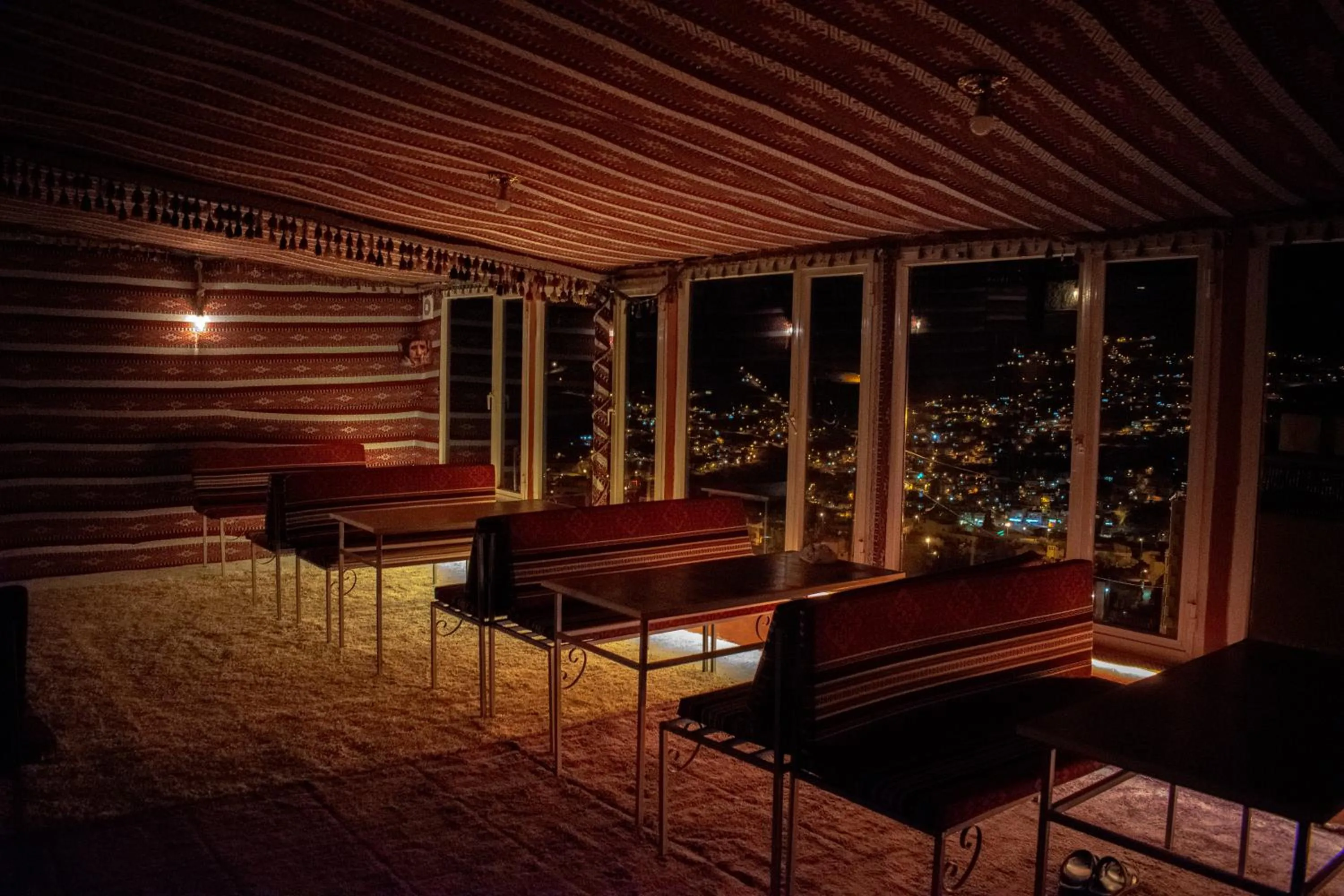 Restaurant/places to eat in Twilight Hotel Petra