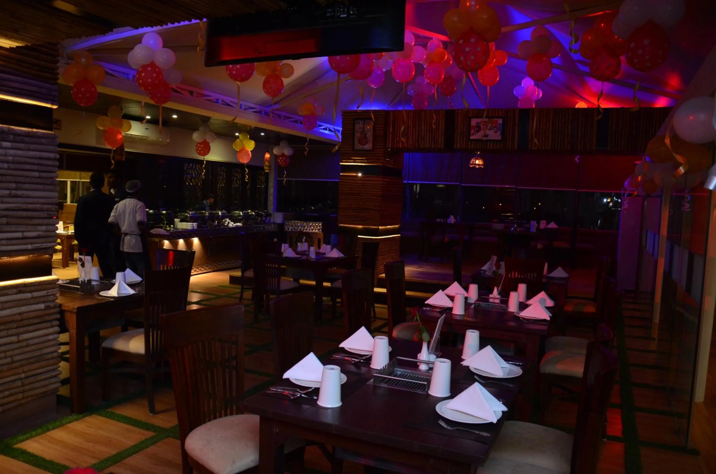 Restaurant/places to eat in Hotel Ramaya