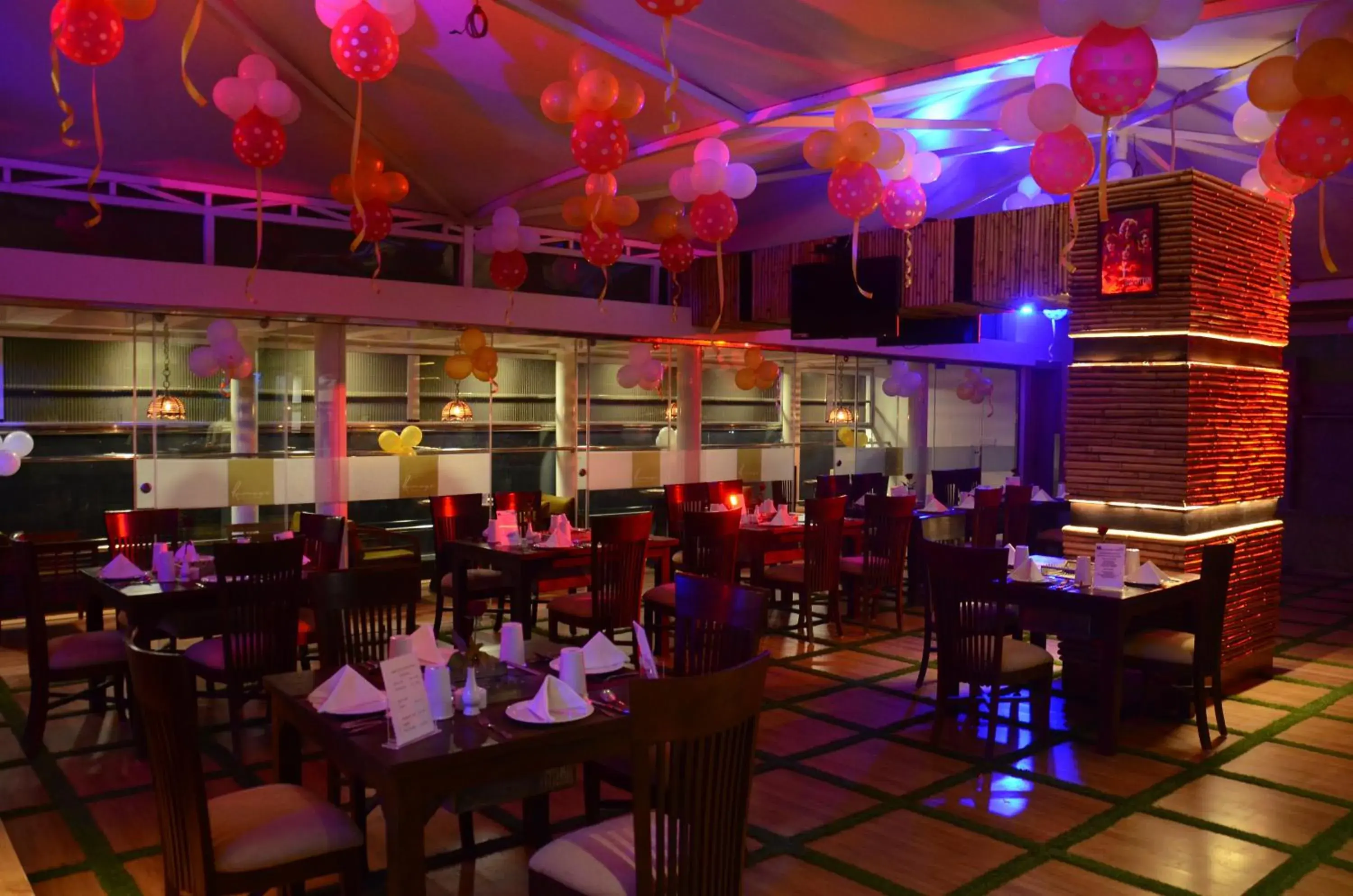 Restaurant/places to eat in Hotel Ramaya Restaurant/places to eat in Hotel Ramaya
