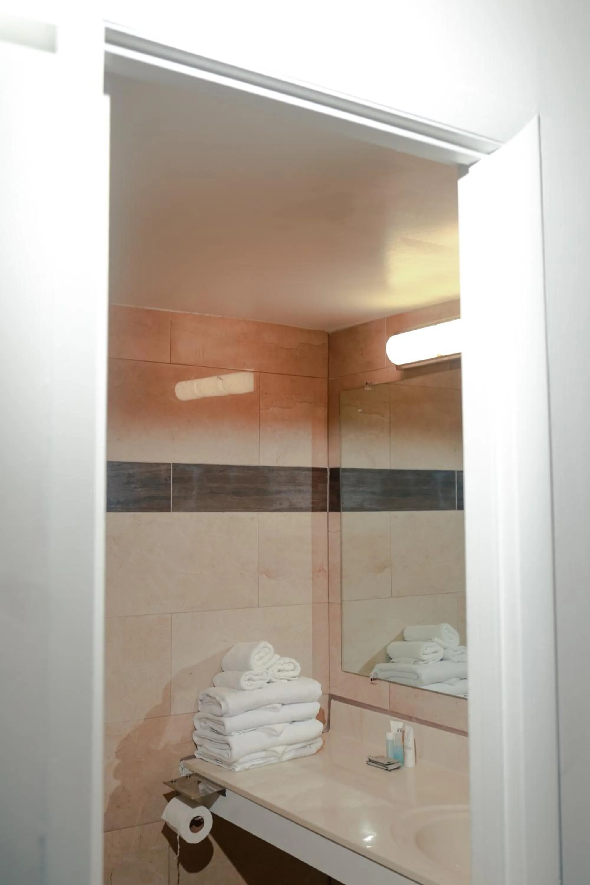 Southern Breeze Ocean Front Hotel