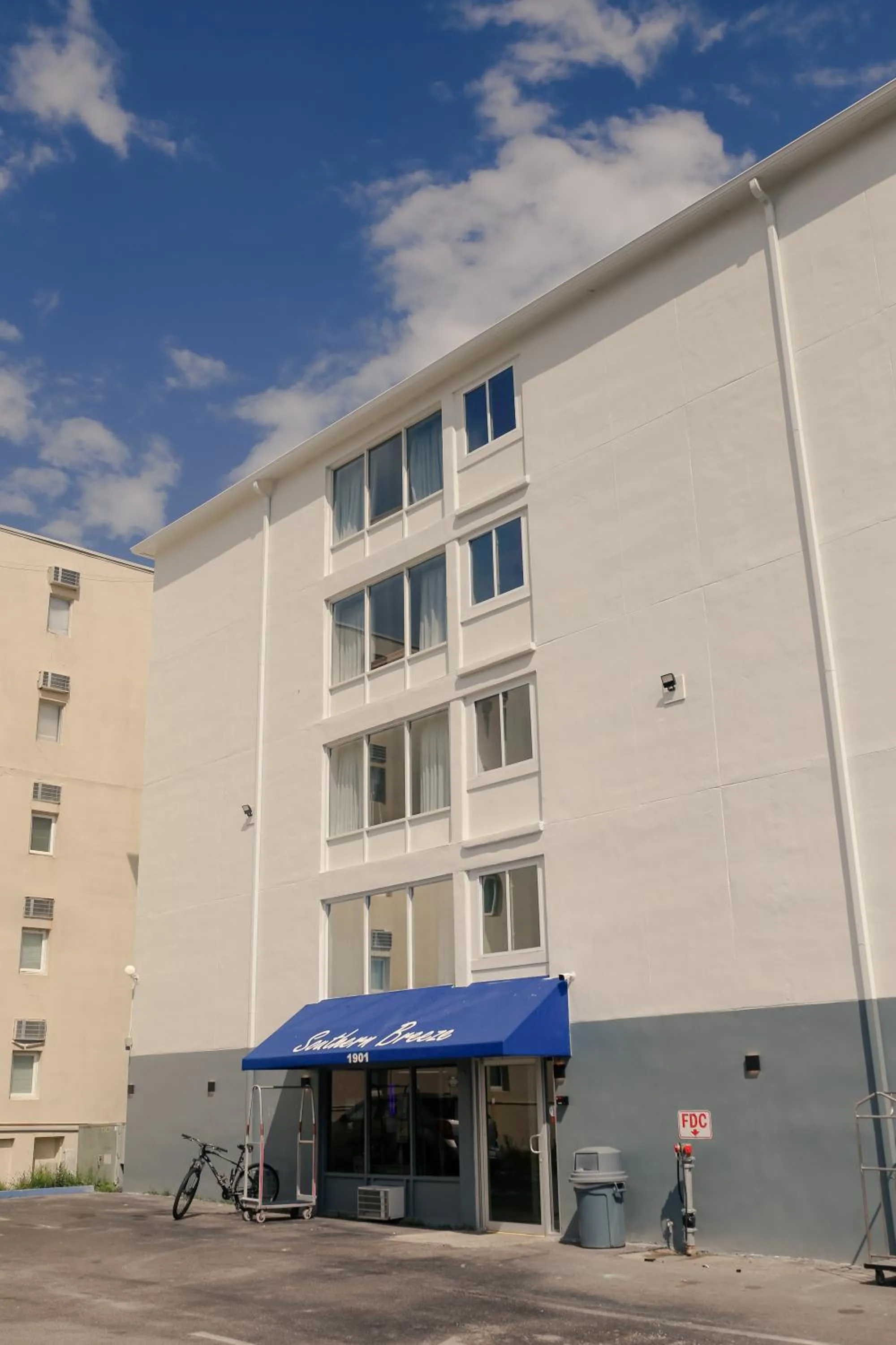 Southern Breeze Ocean Front Hotel