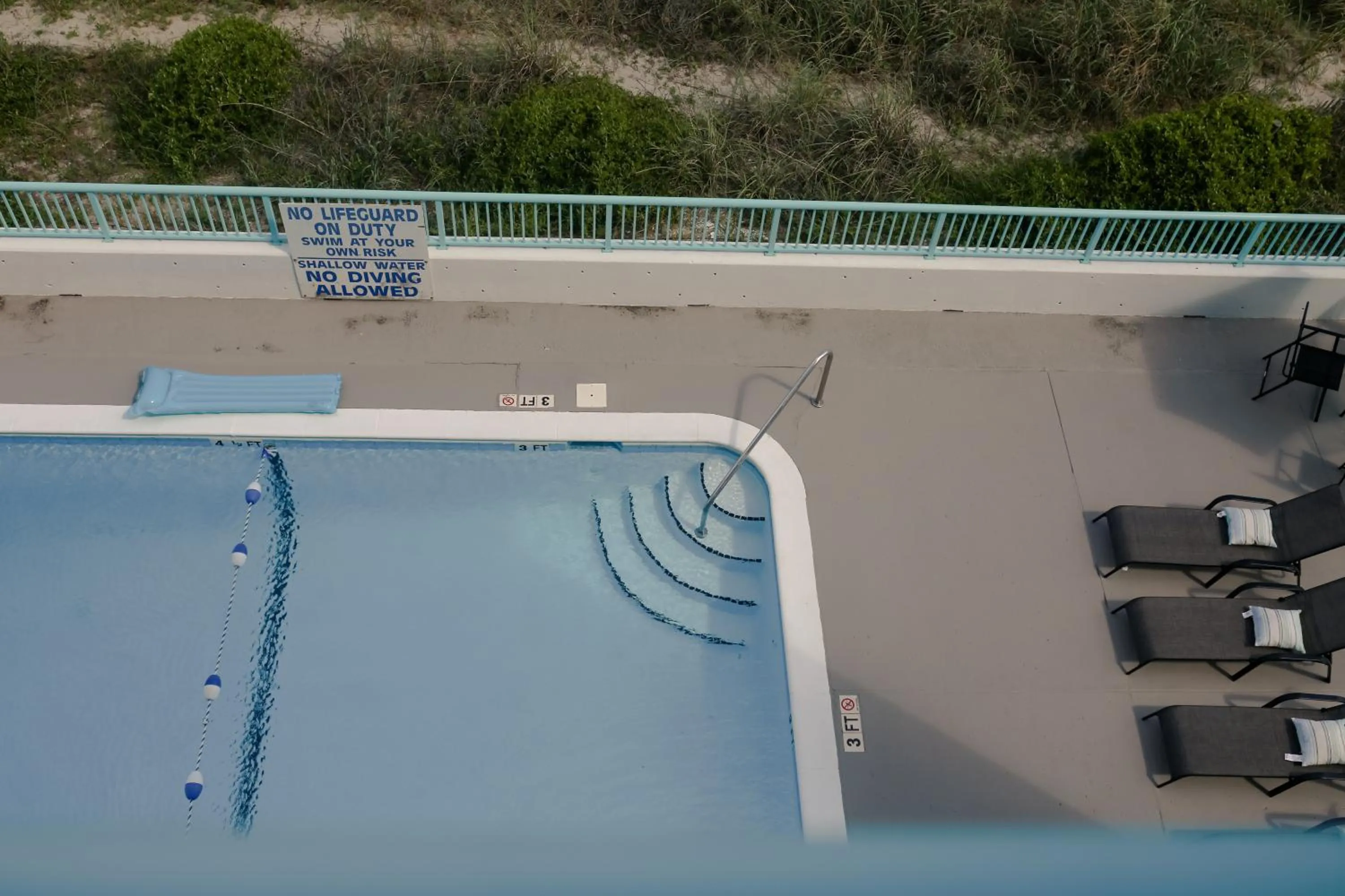 Swimming pool in Southern Breeze Ocean Front Hotel