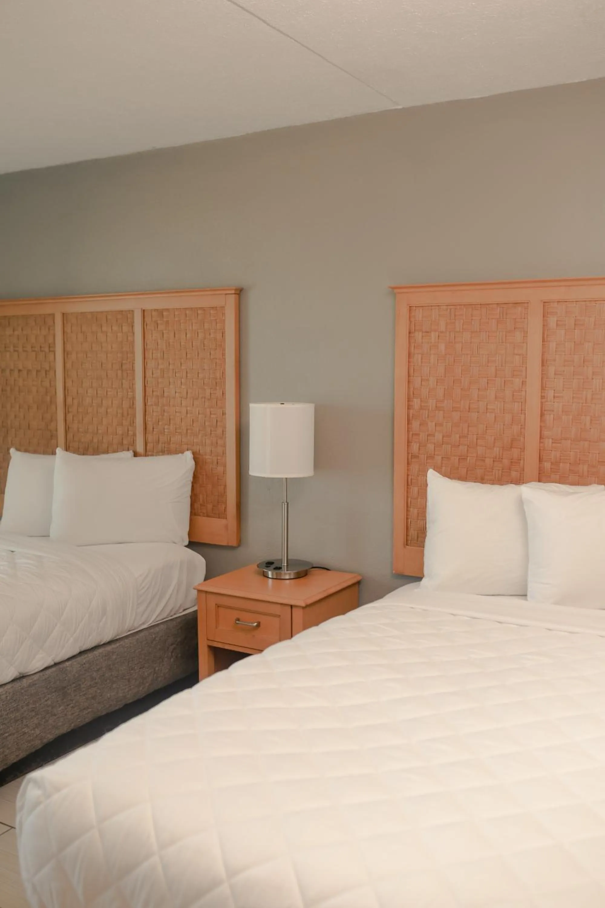 Bed in Southern Breeze Ocean Front Hotel