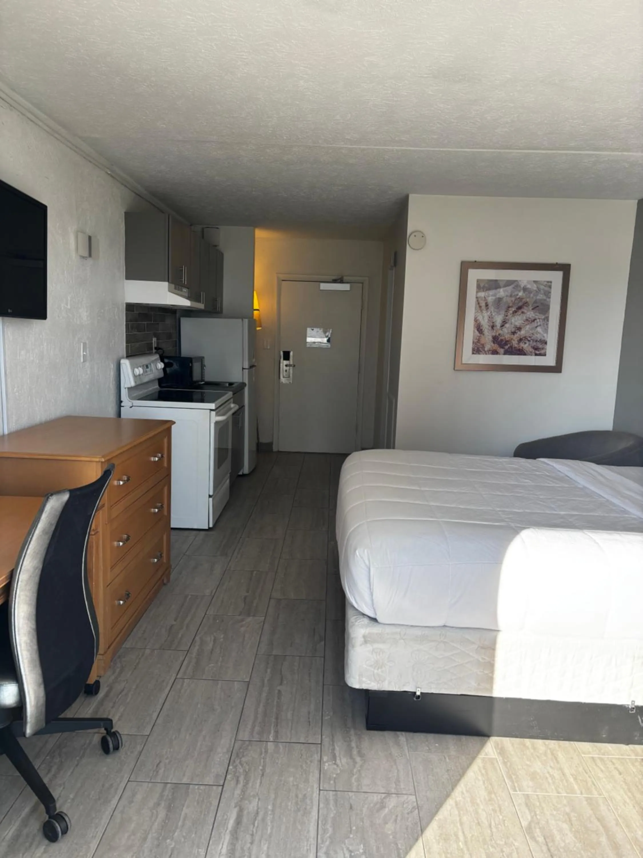 Bed in Southern Breeze Ocean Front Hotel