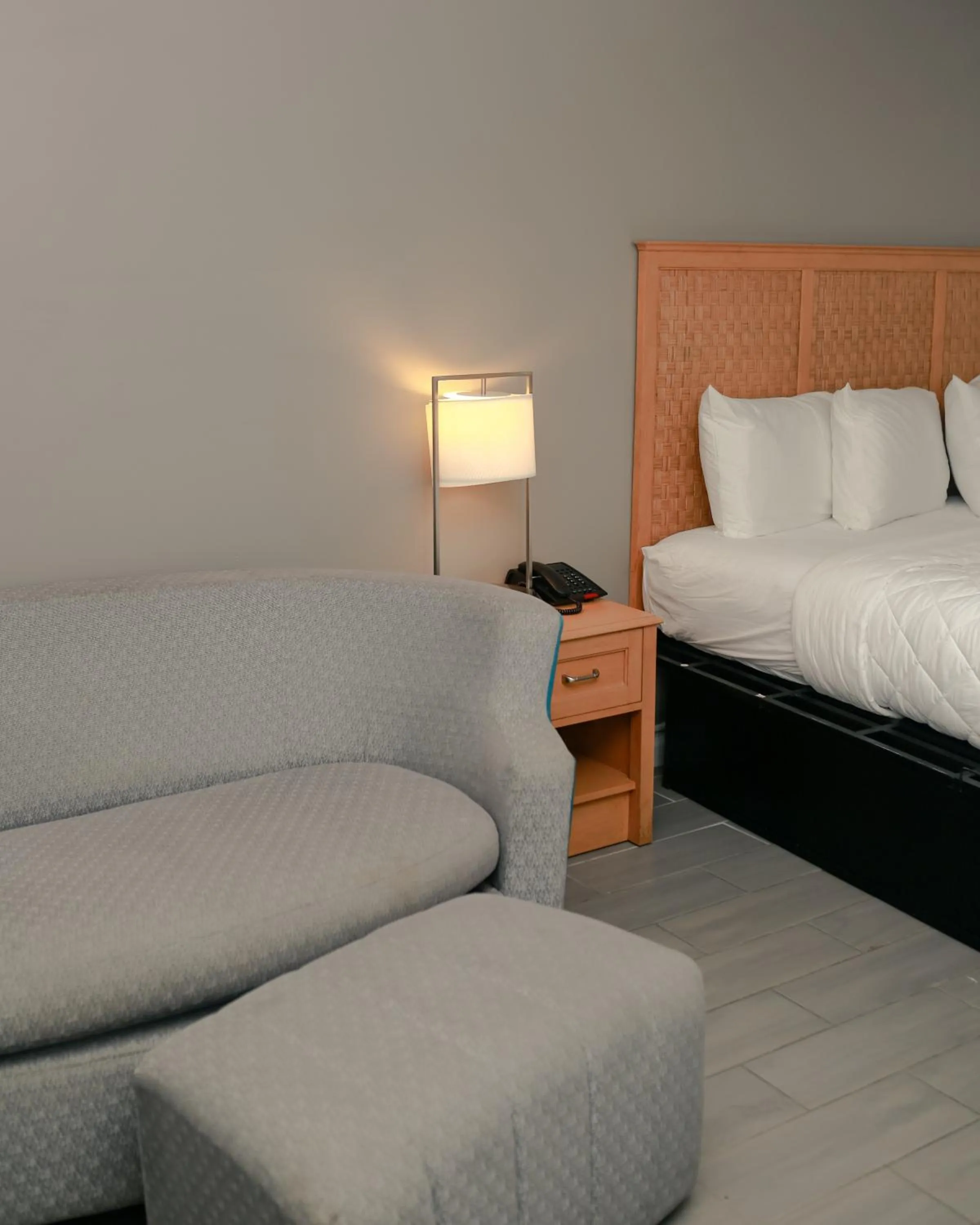 Bed in Southern Breeze Ocean Front Hotel