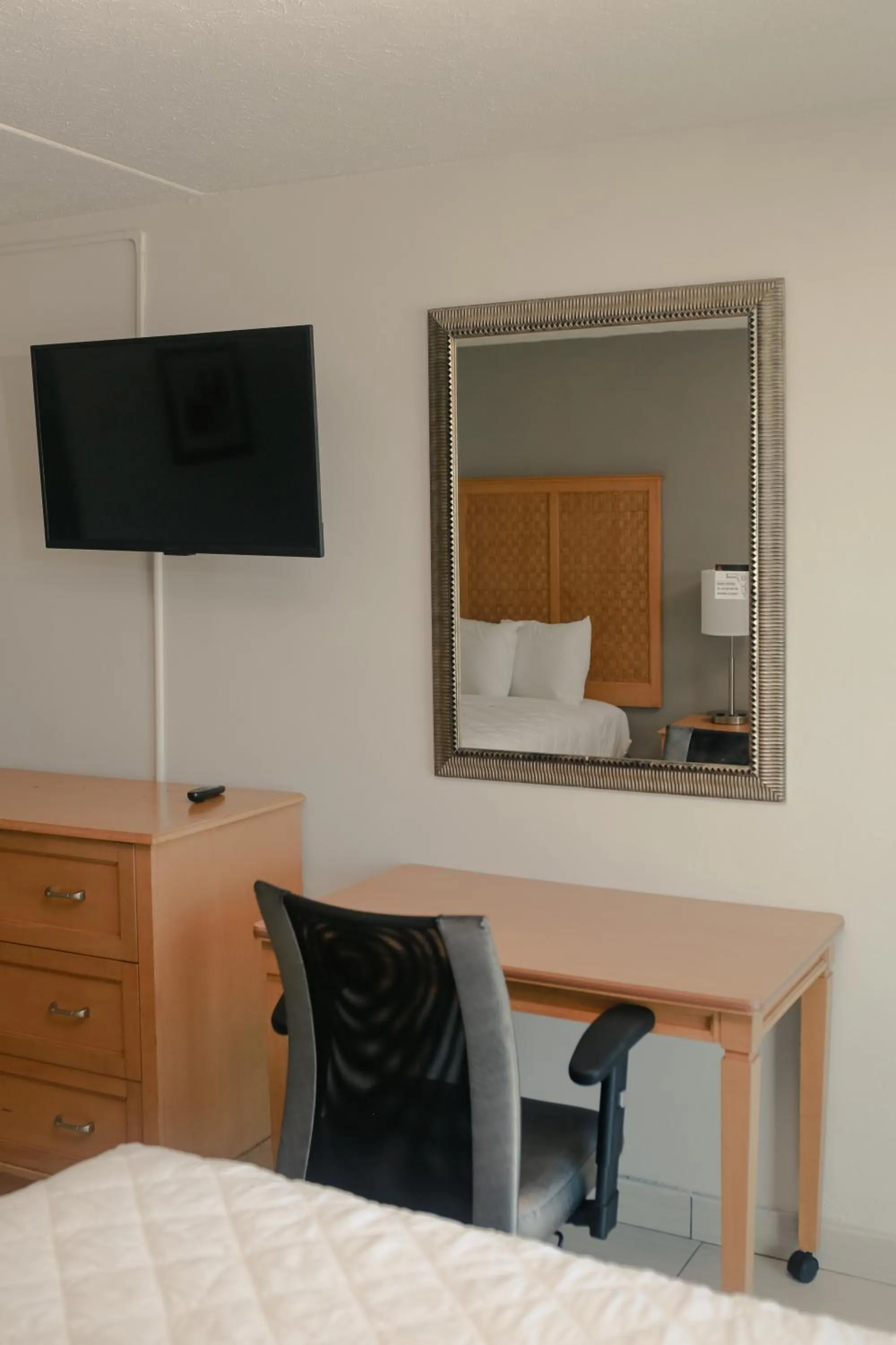 Bed in Southern Breeze Ocean Front Hotel