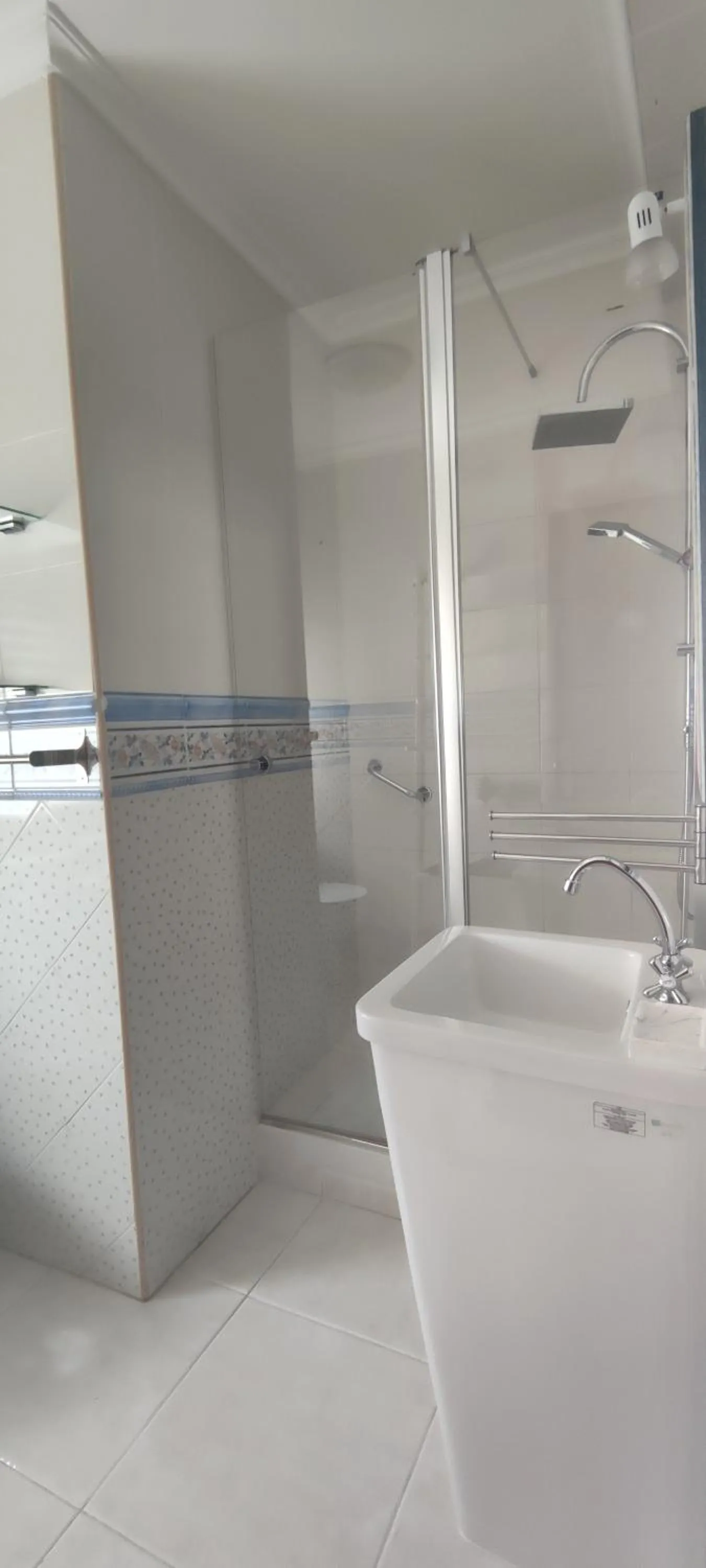 Shower in Los Castellanos nº 8 Suances