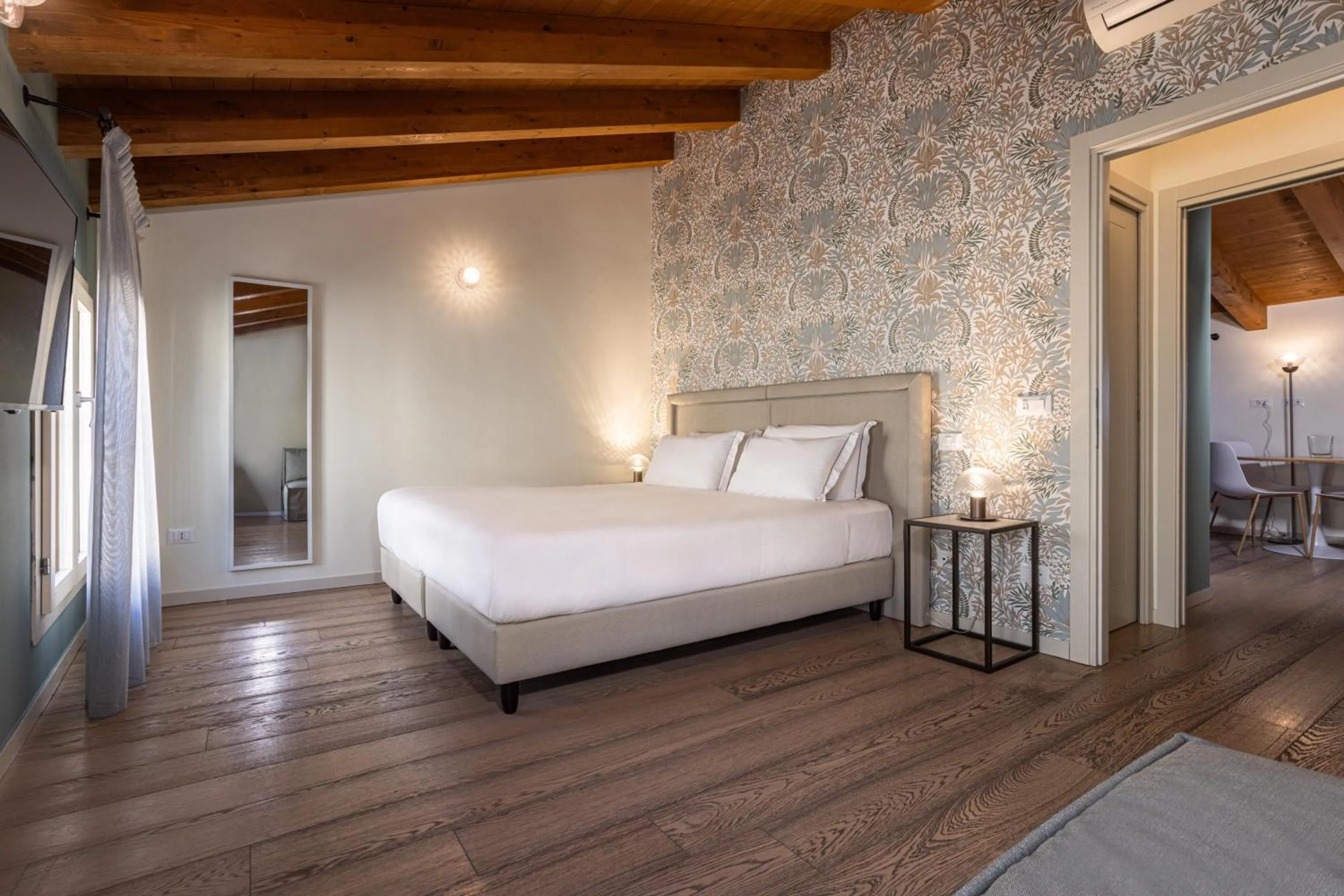 Photo of the whole room, Bed in Palazzina Riello