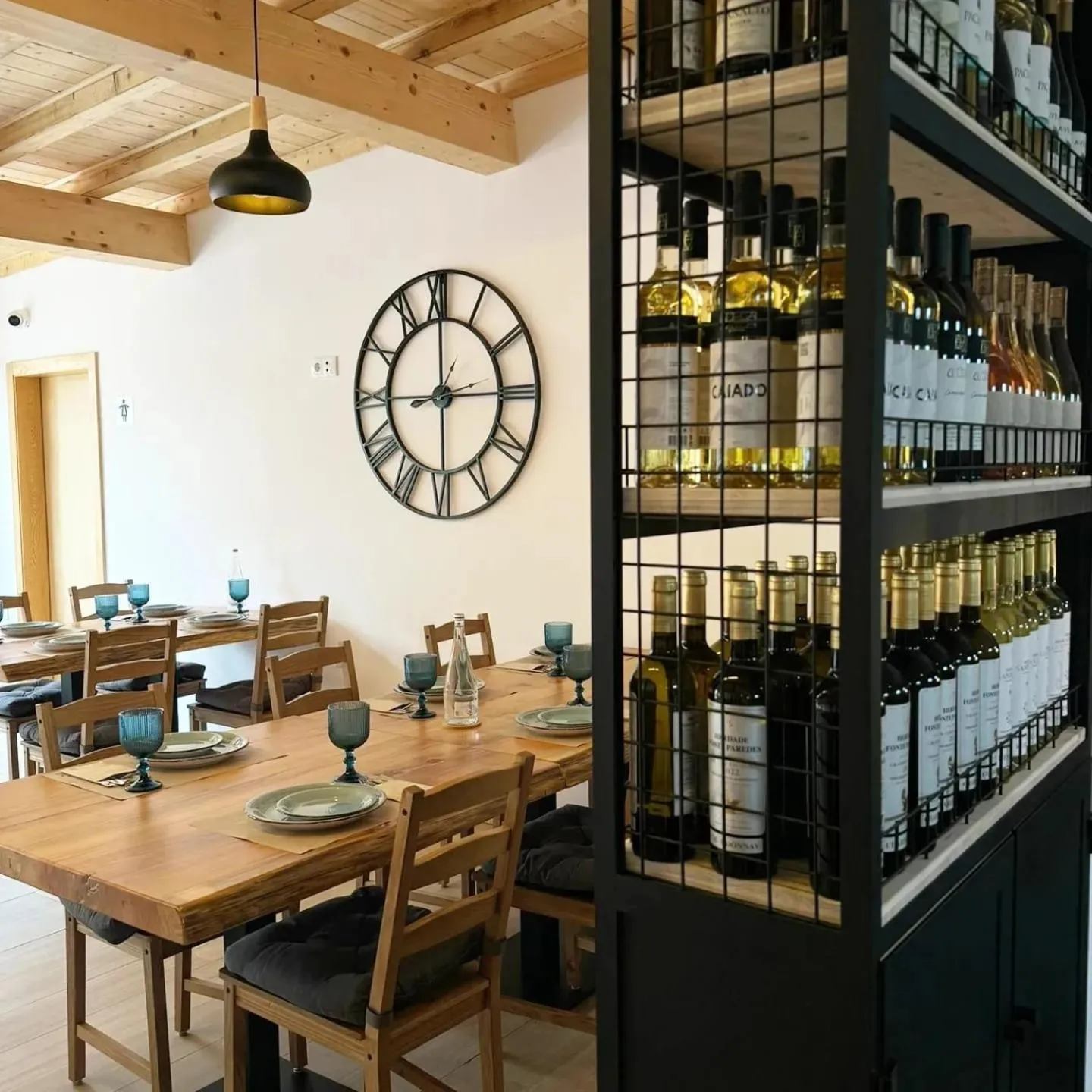 Restaurant/places to eat in VILLA DOS R'S