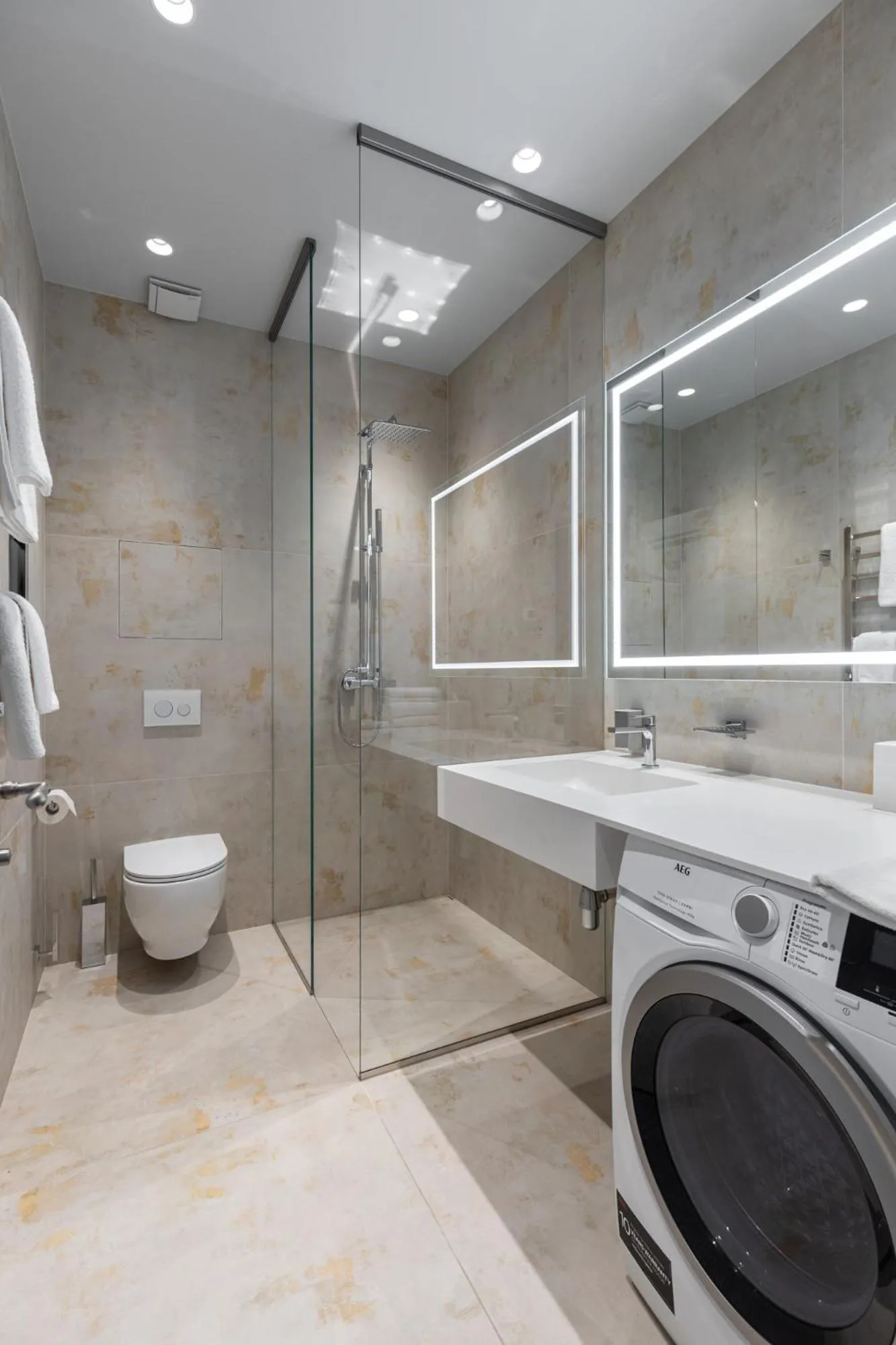 Roze Center Apartments