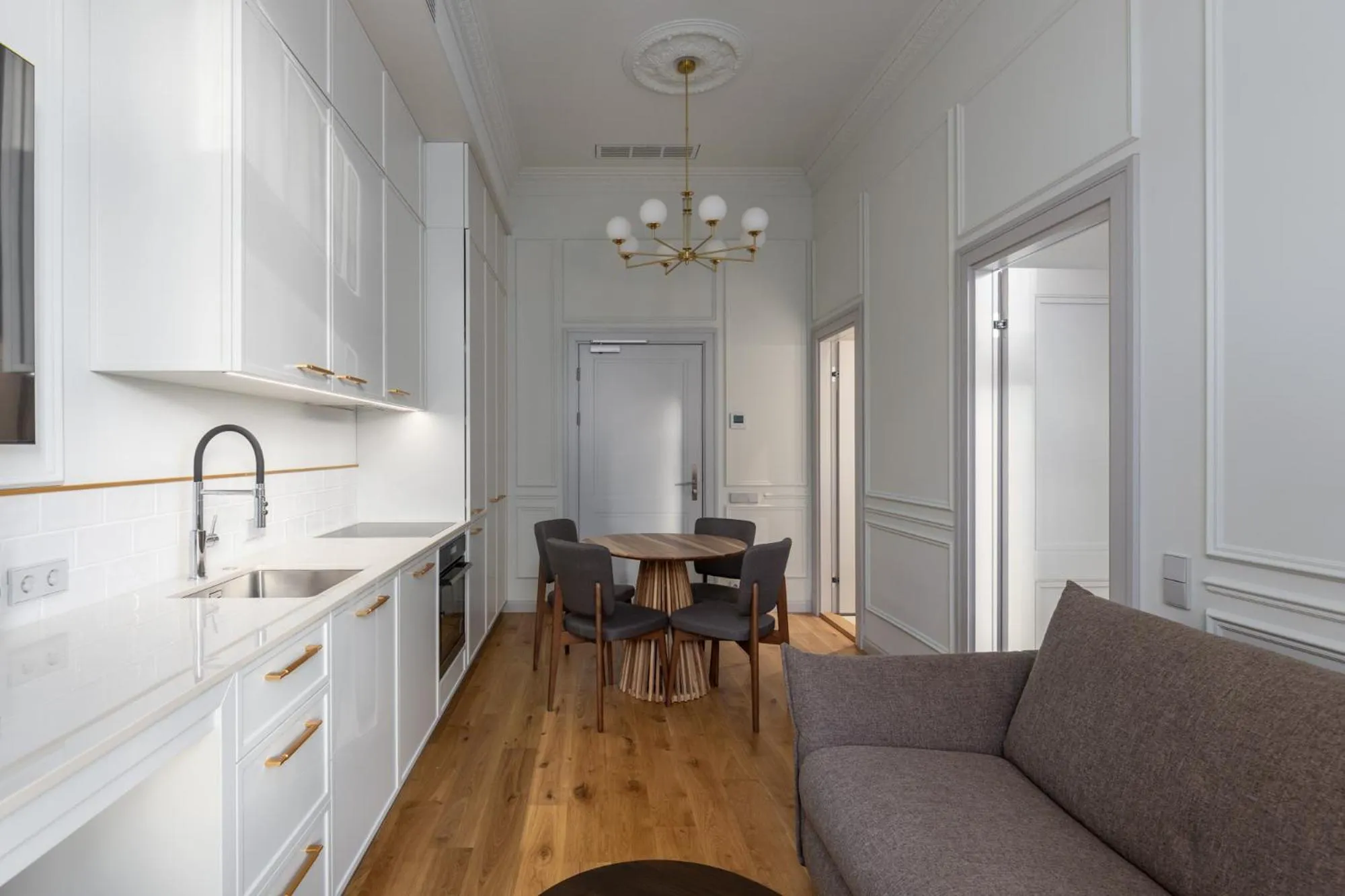 Roze Center Apartments