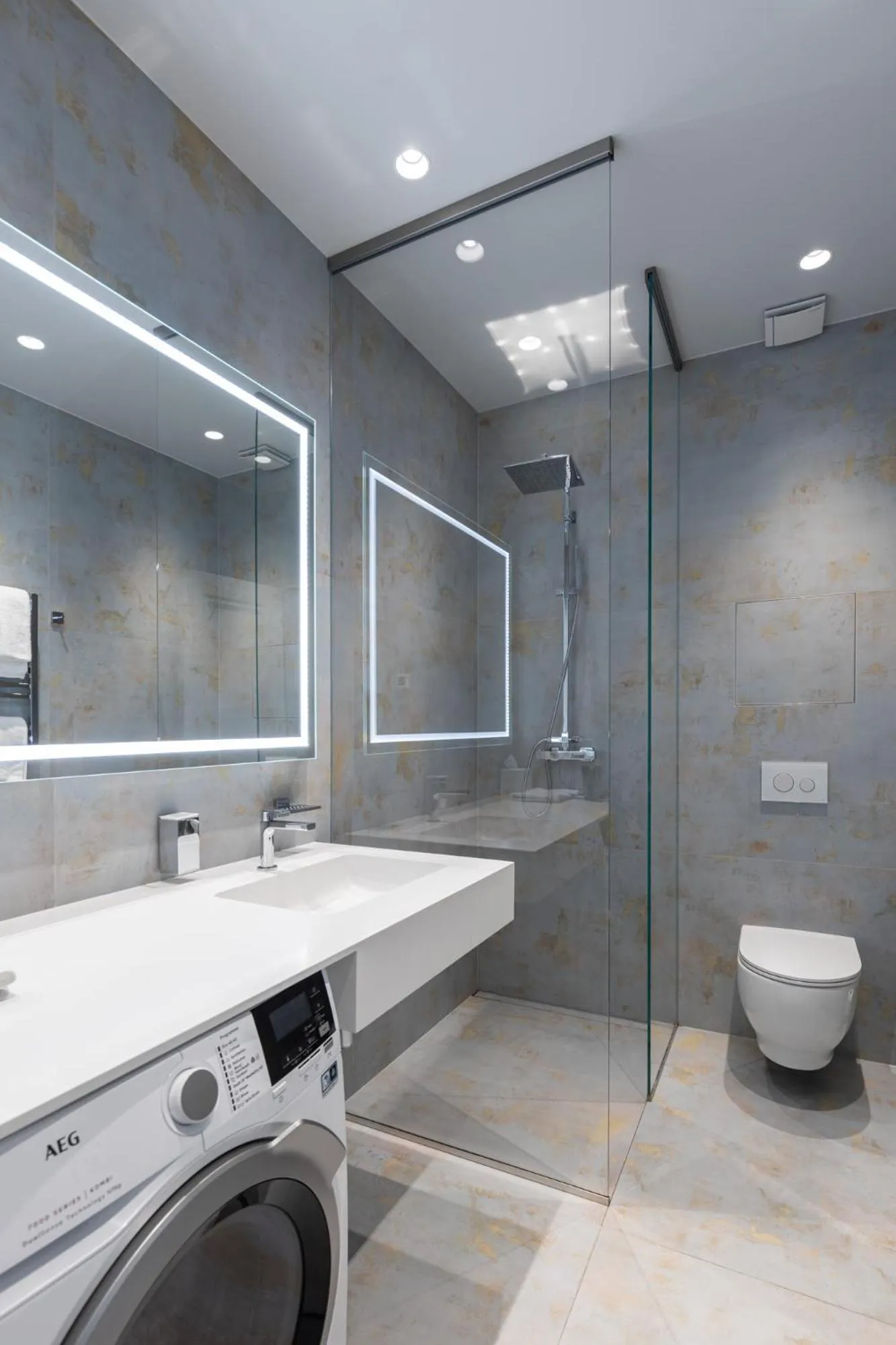 Roze Center Apartments