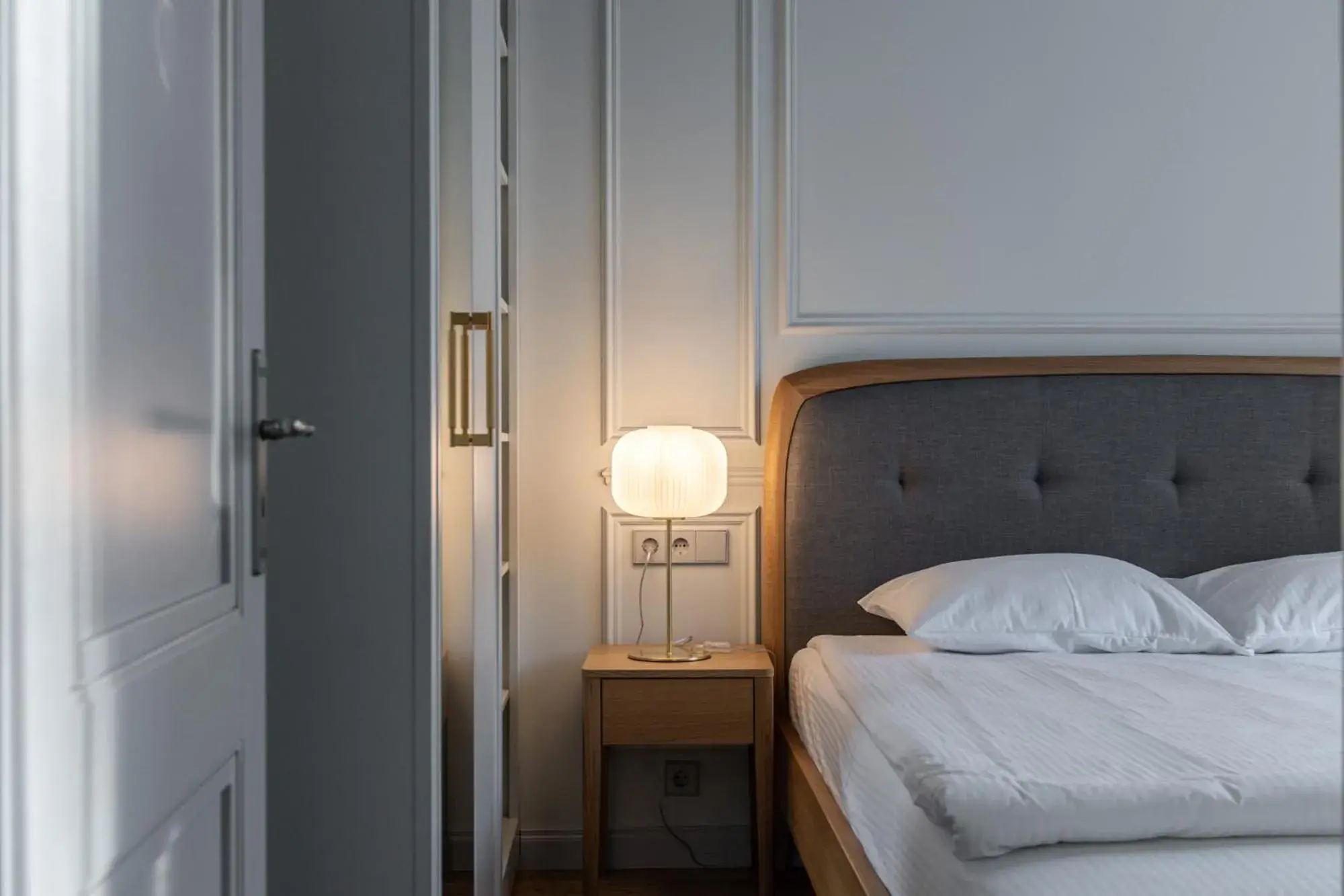 One-Bedroom Apartment in Roze Center Apartments One-Bedroom Apartment in Roze Center Apartments