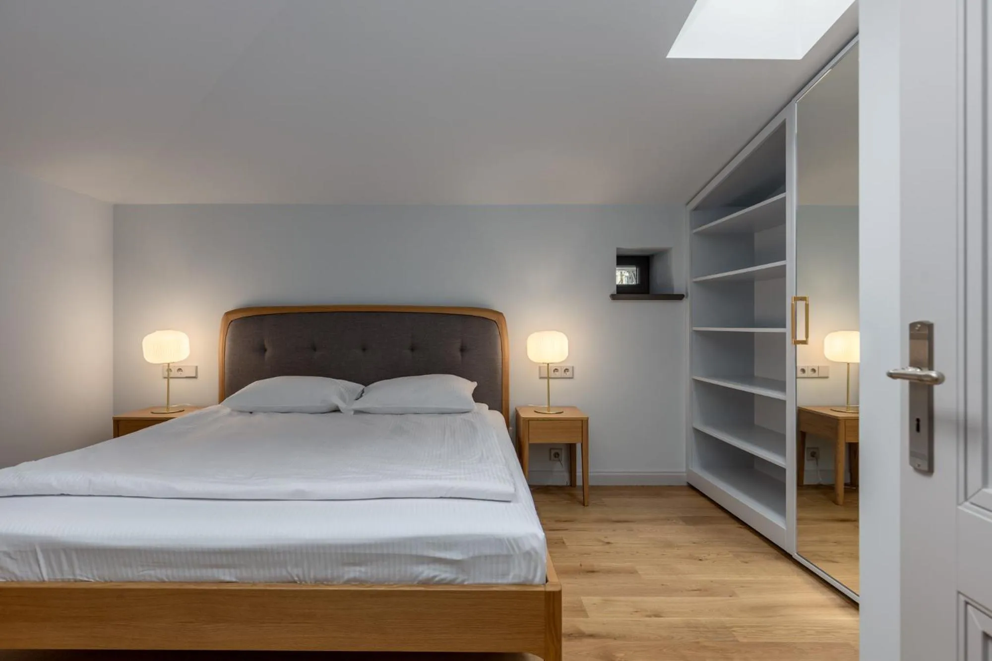 Bed in Roze Center Apartments