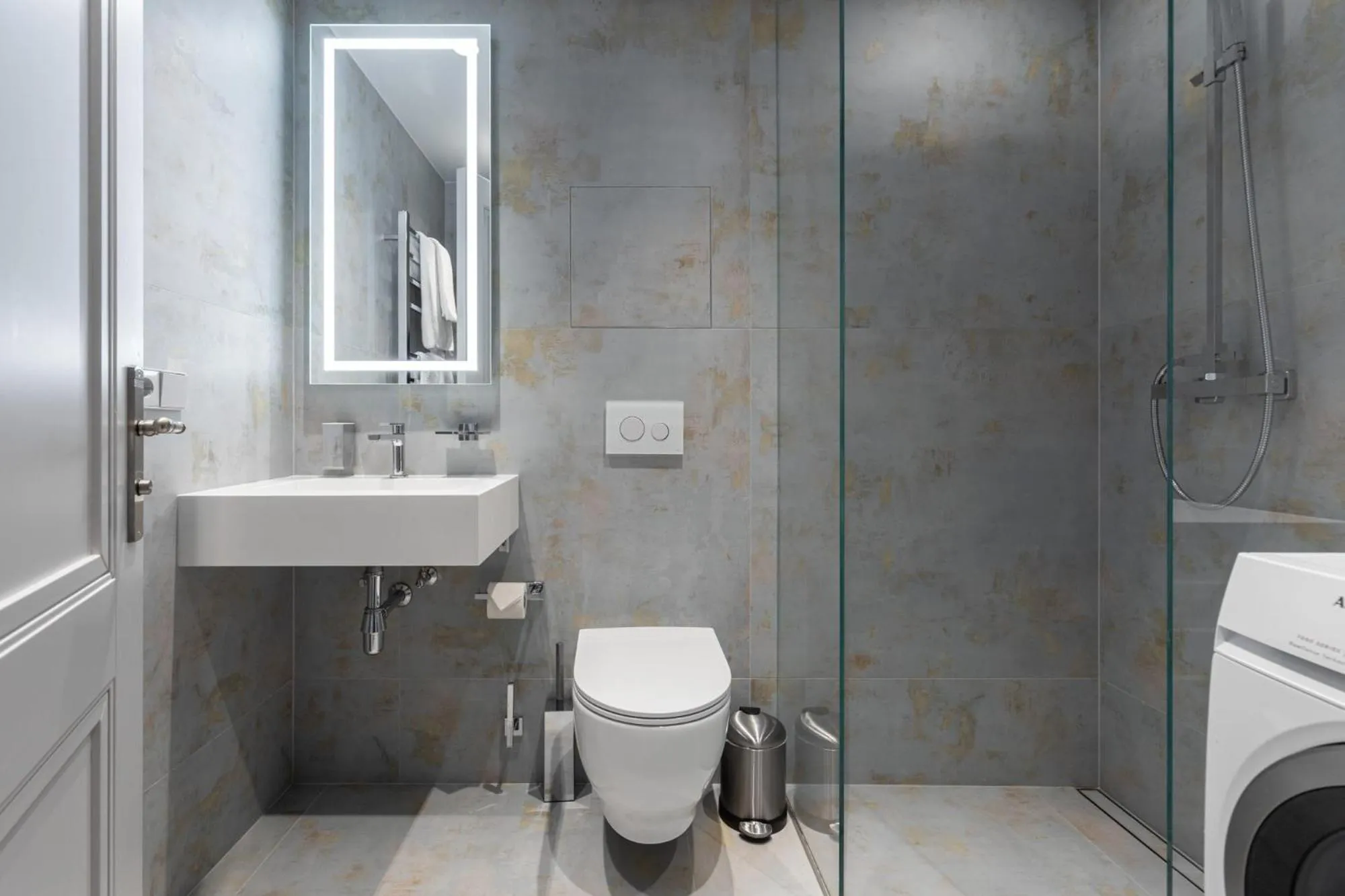 Roze Center Apartments