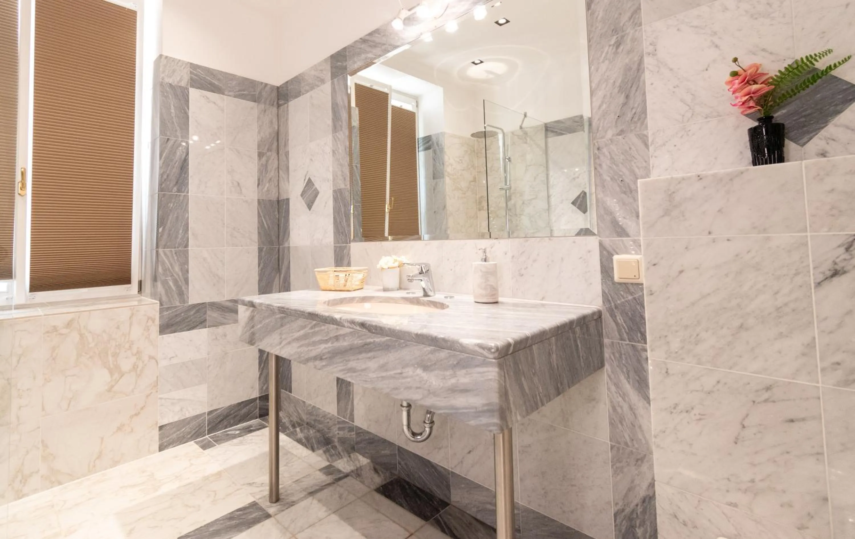 Shower in Atik Hotel Vienna