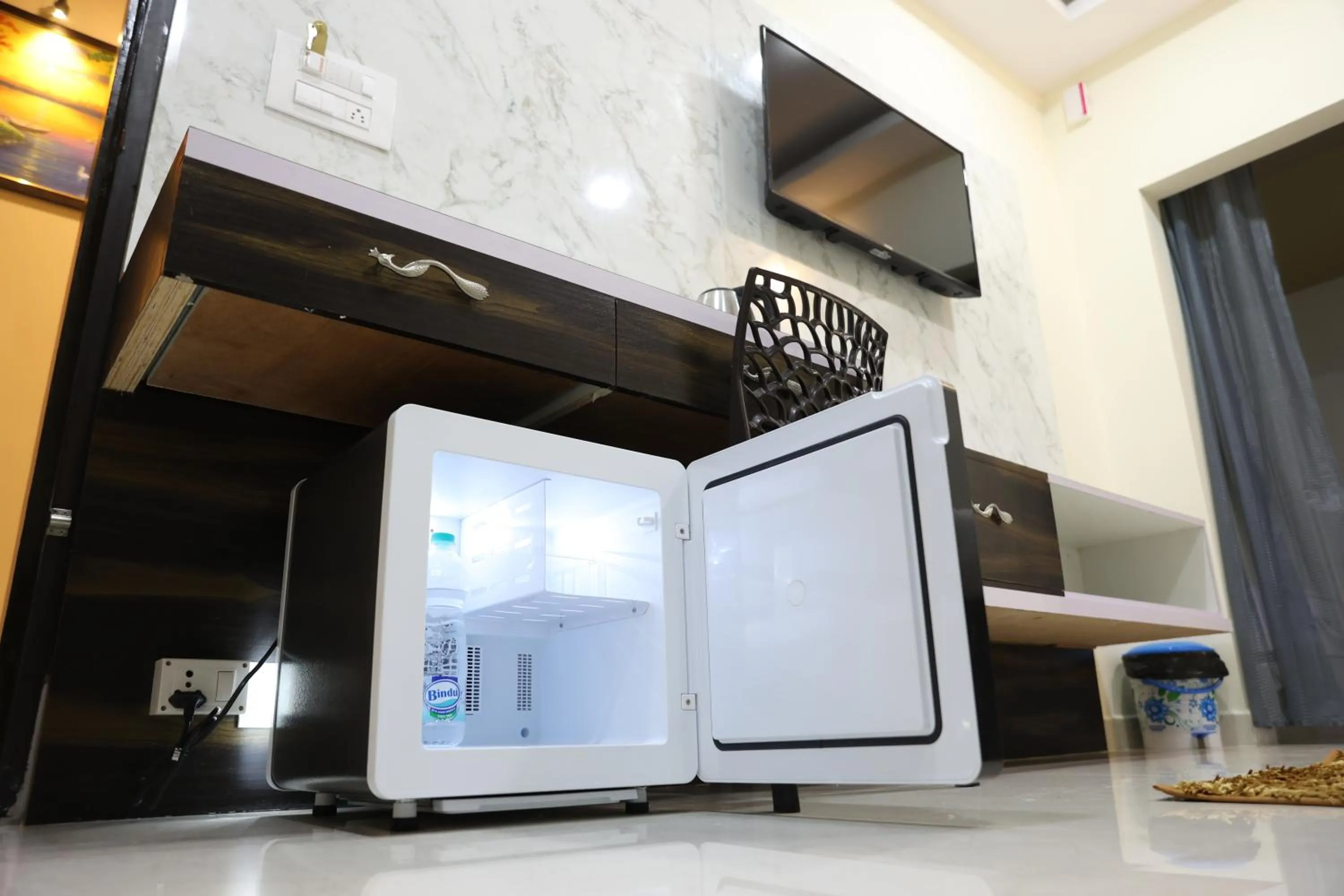 oven in Sunshine International Boarding & Lodging