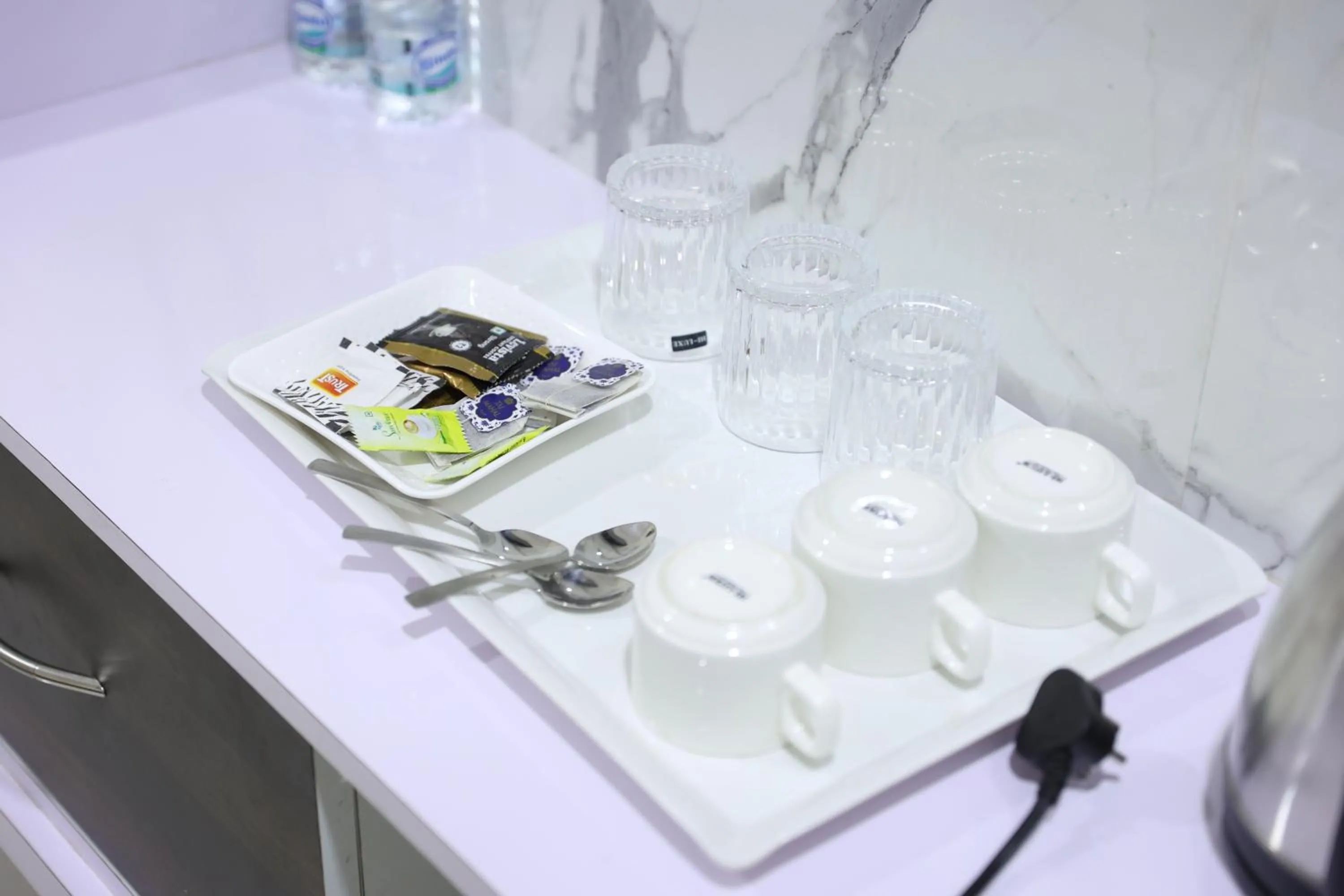 Food and drinks in Sunshine International Boarding & Lodging