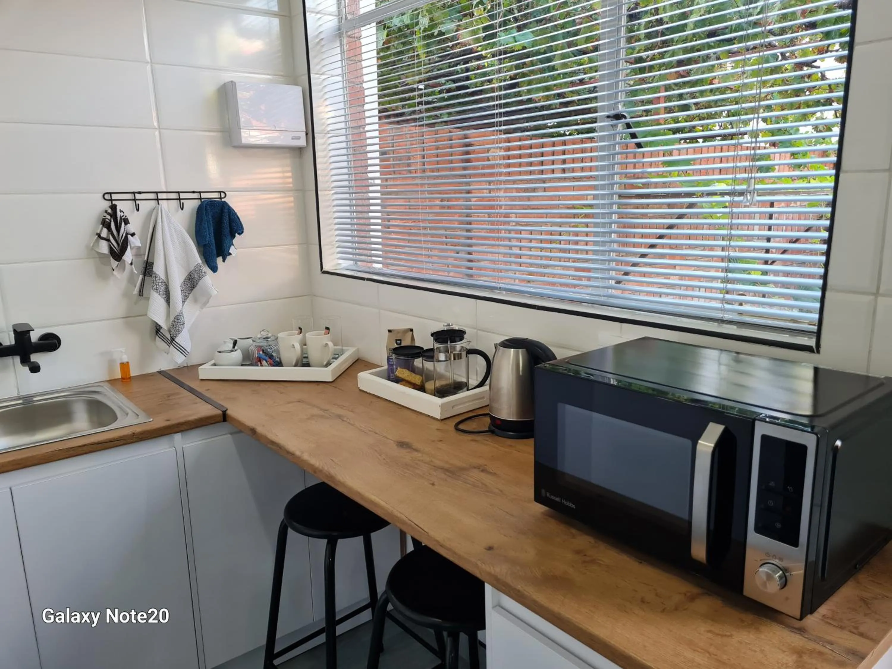 Coffee/tea facilities in Egerton Overnight & Stay