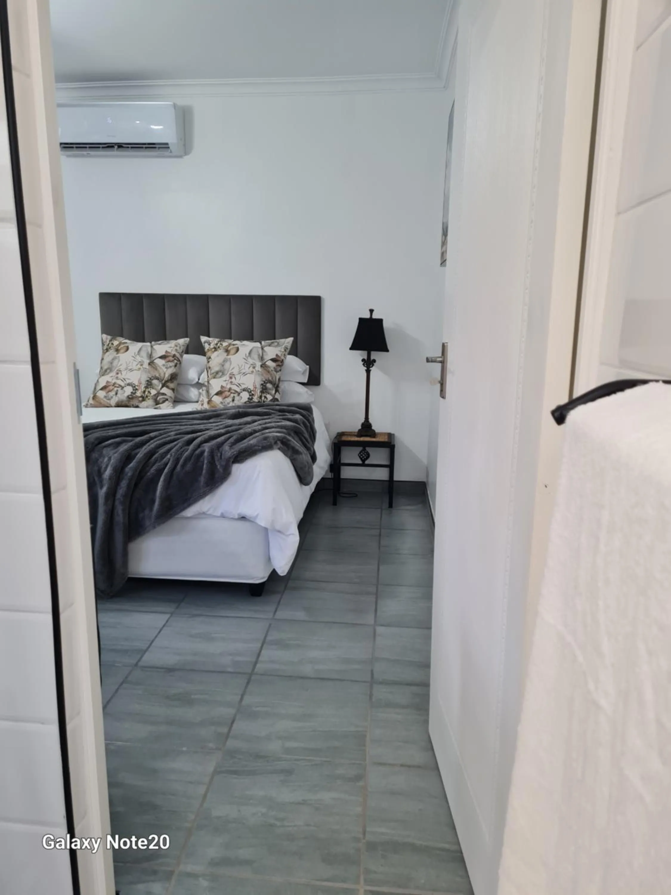 Bedroom, Bed in Egerton Overnight & Stay