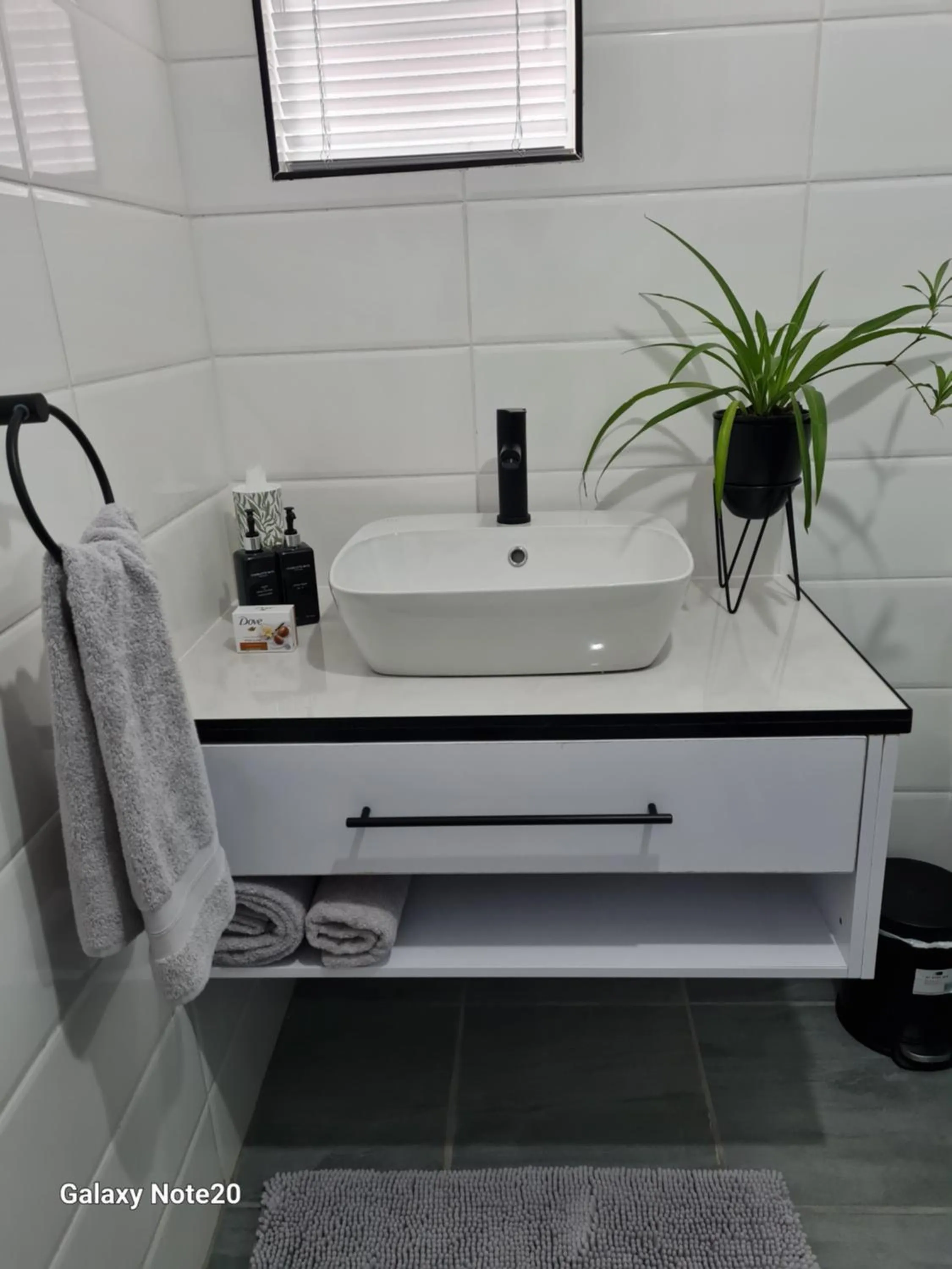 Bathroom in Egerton Overnight & Stay