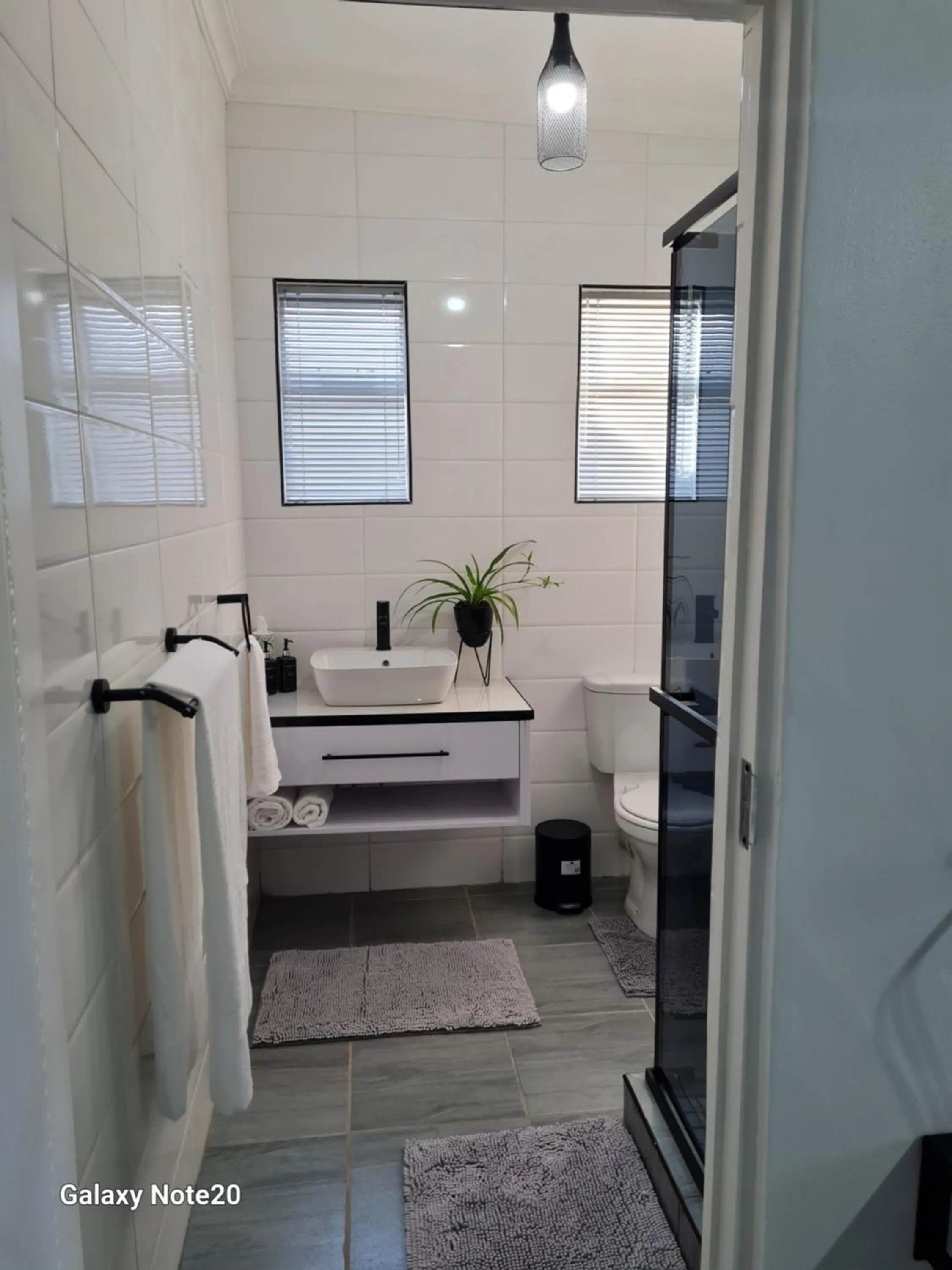 Bathroom in Egerton Overnight & Stay