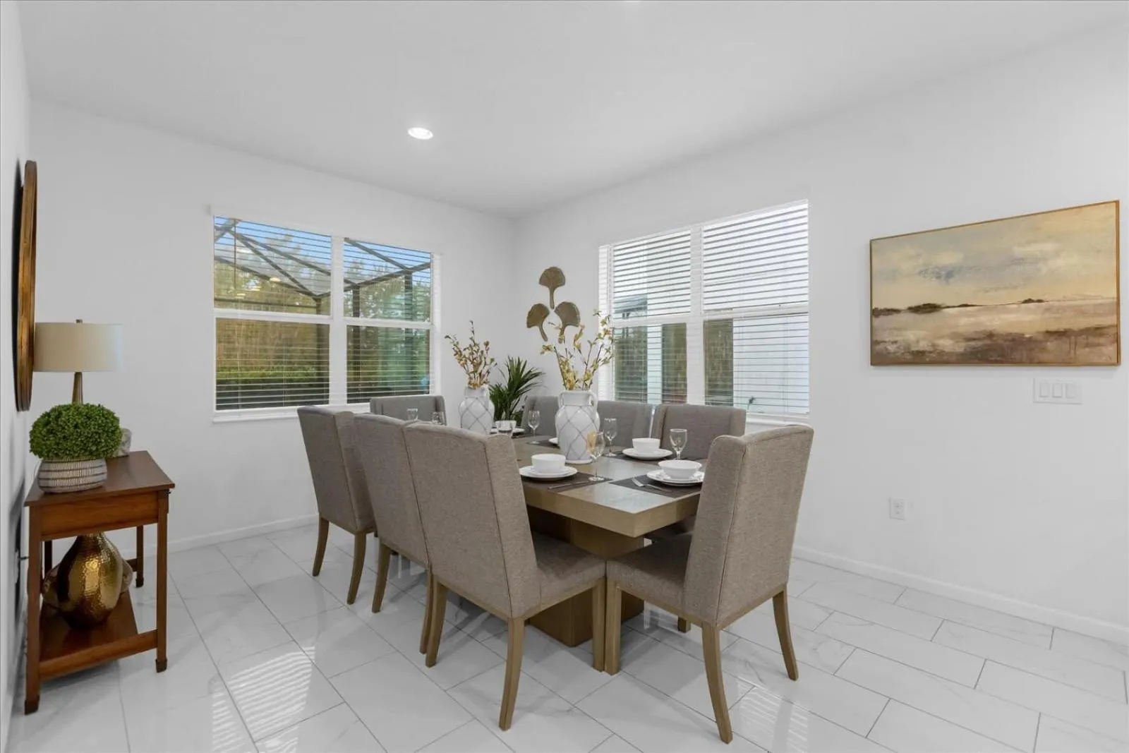 Dining area in 5BR Family Home with Pool & Hot Tub Near Disney