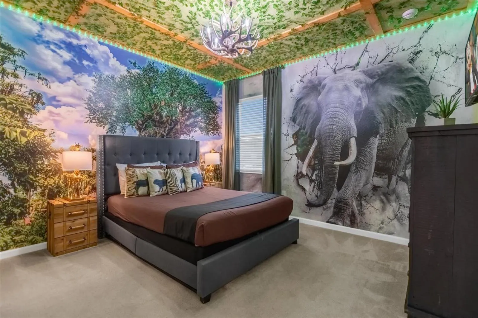 Bed in 5BR Family Home with Pool & Hot Tub Near Disney