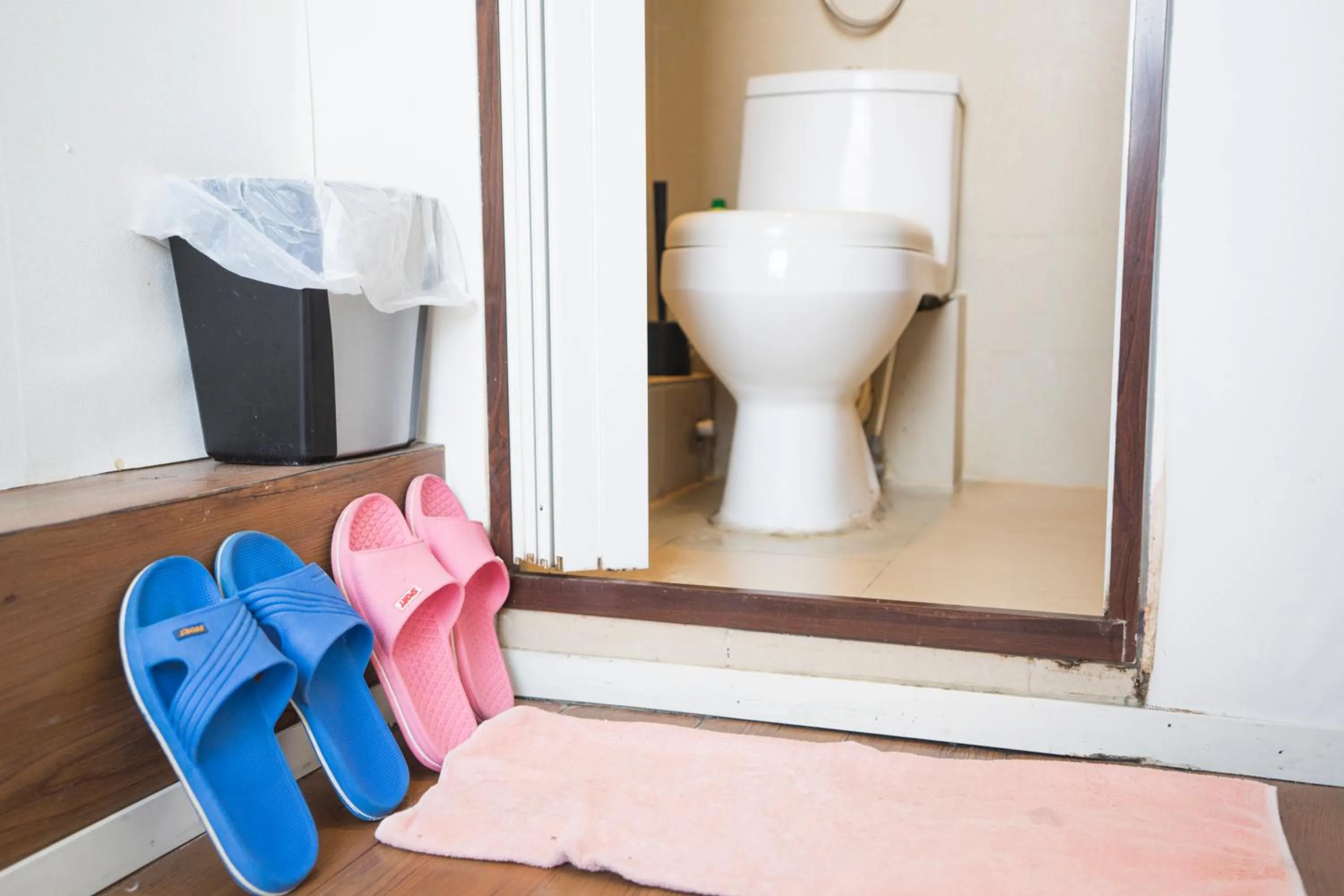 Toilet in The Cultural Crashpad - 康乃馨旅館