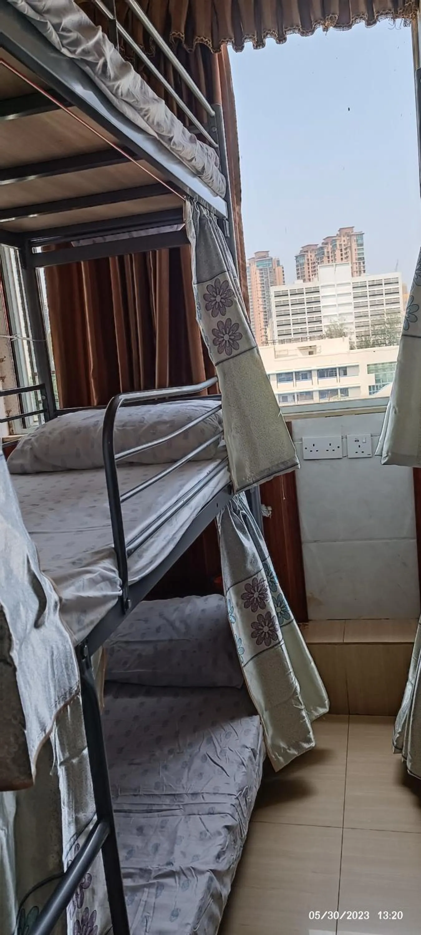 bunk bed in The Cultural Crashpad - 康乃馨旅館