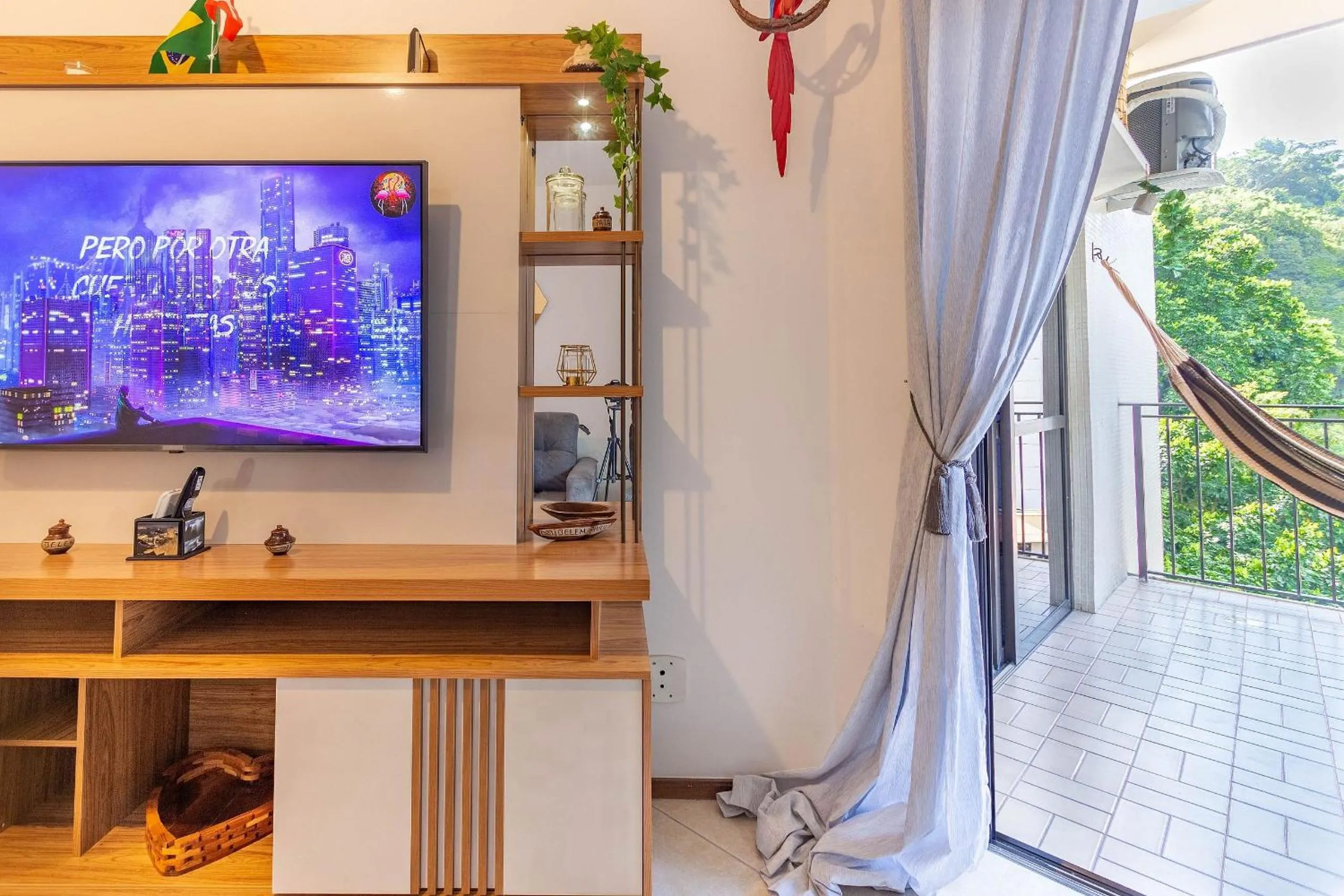 TV and multimedia in Perto da praia c/ Piscina!