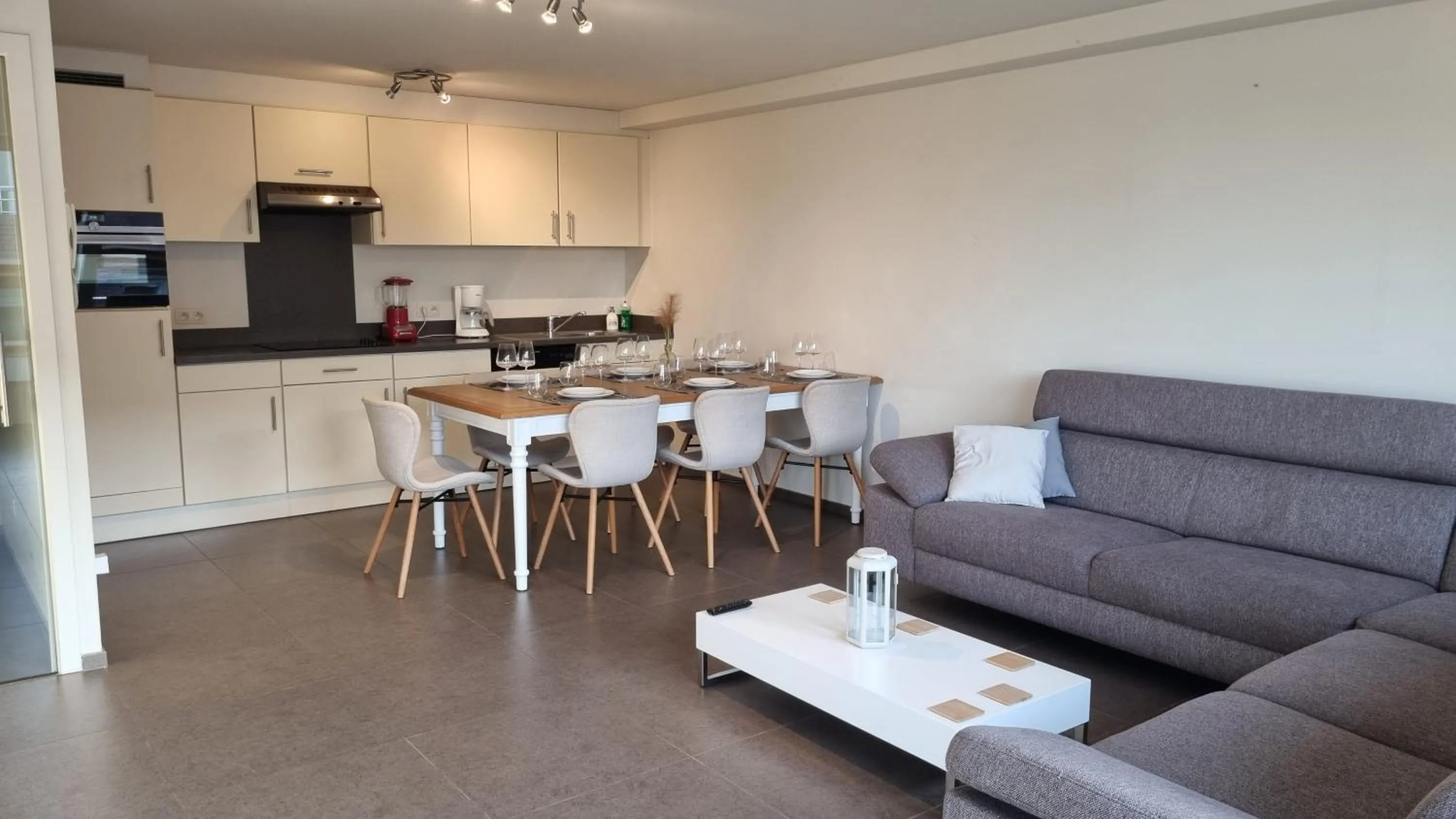 Sans Souci Superior - Ruim, lichtrijk appartement met privé parking