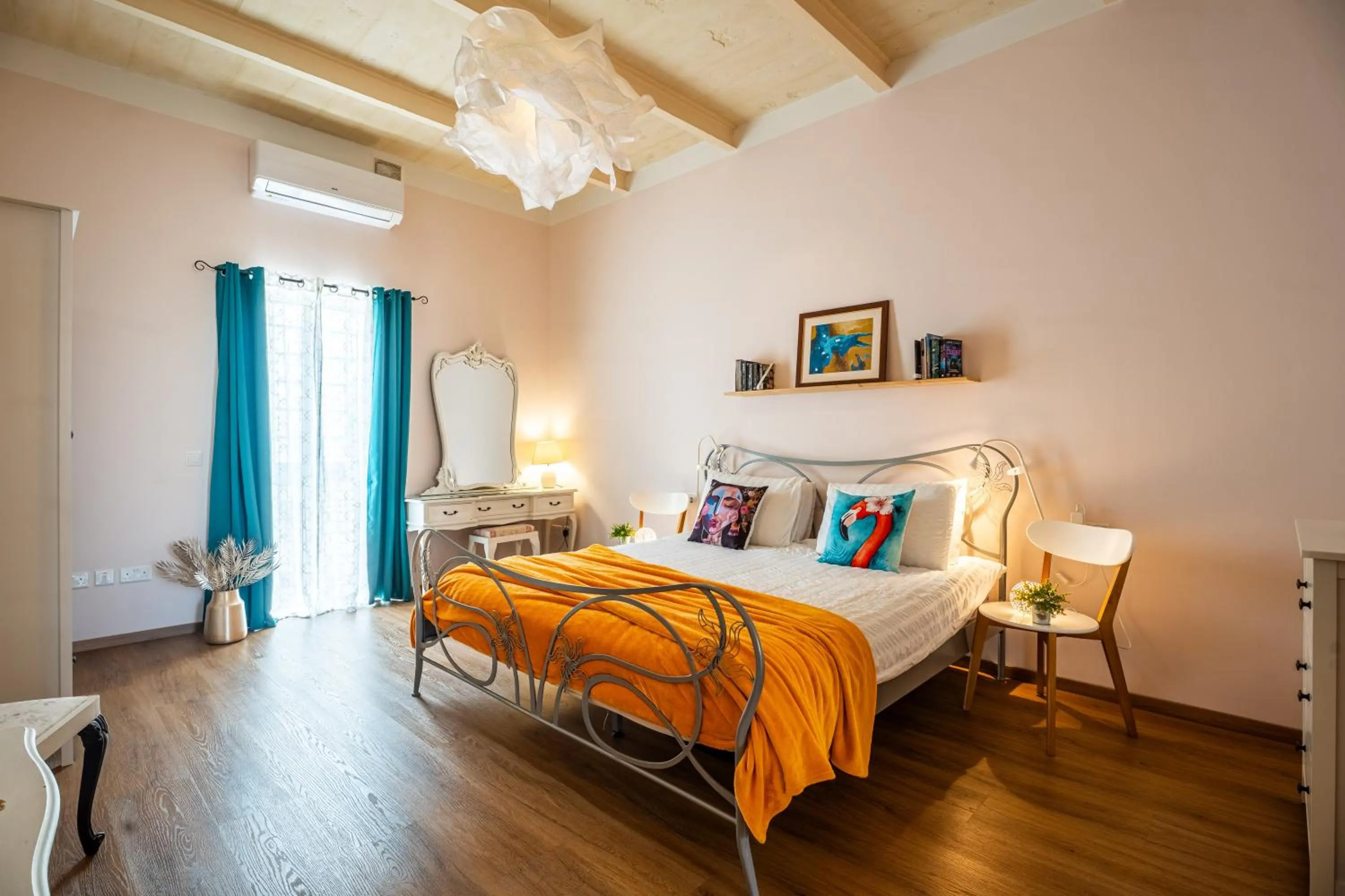 Sunny Lodging