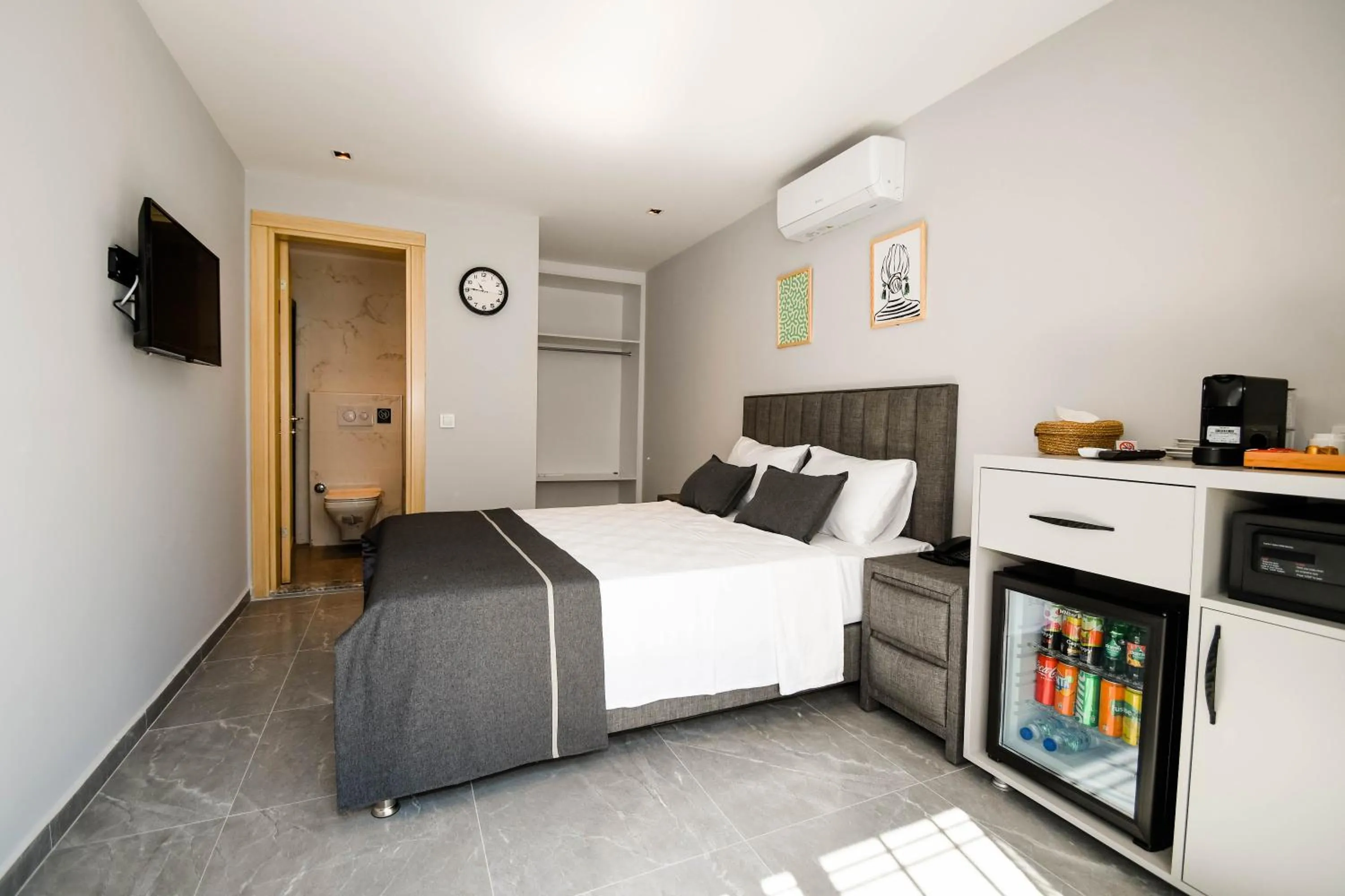 Bed in Swan Boutique Hotel