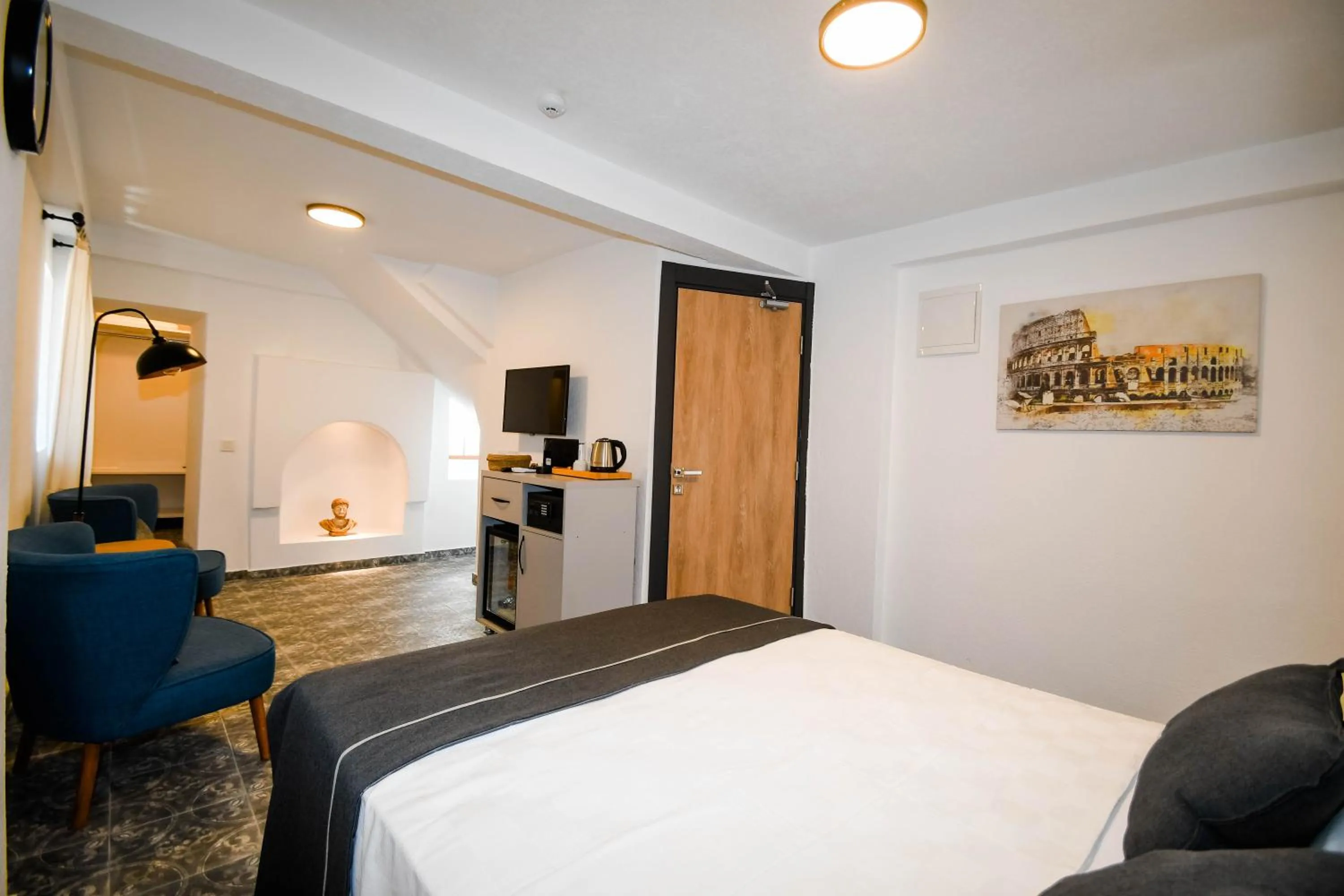 Bed in Swan Boutique Hotel