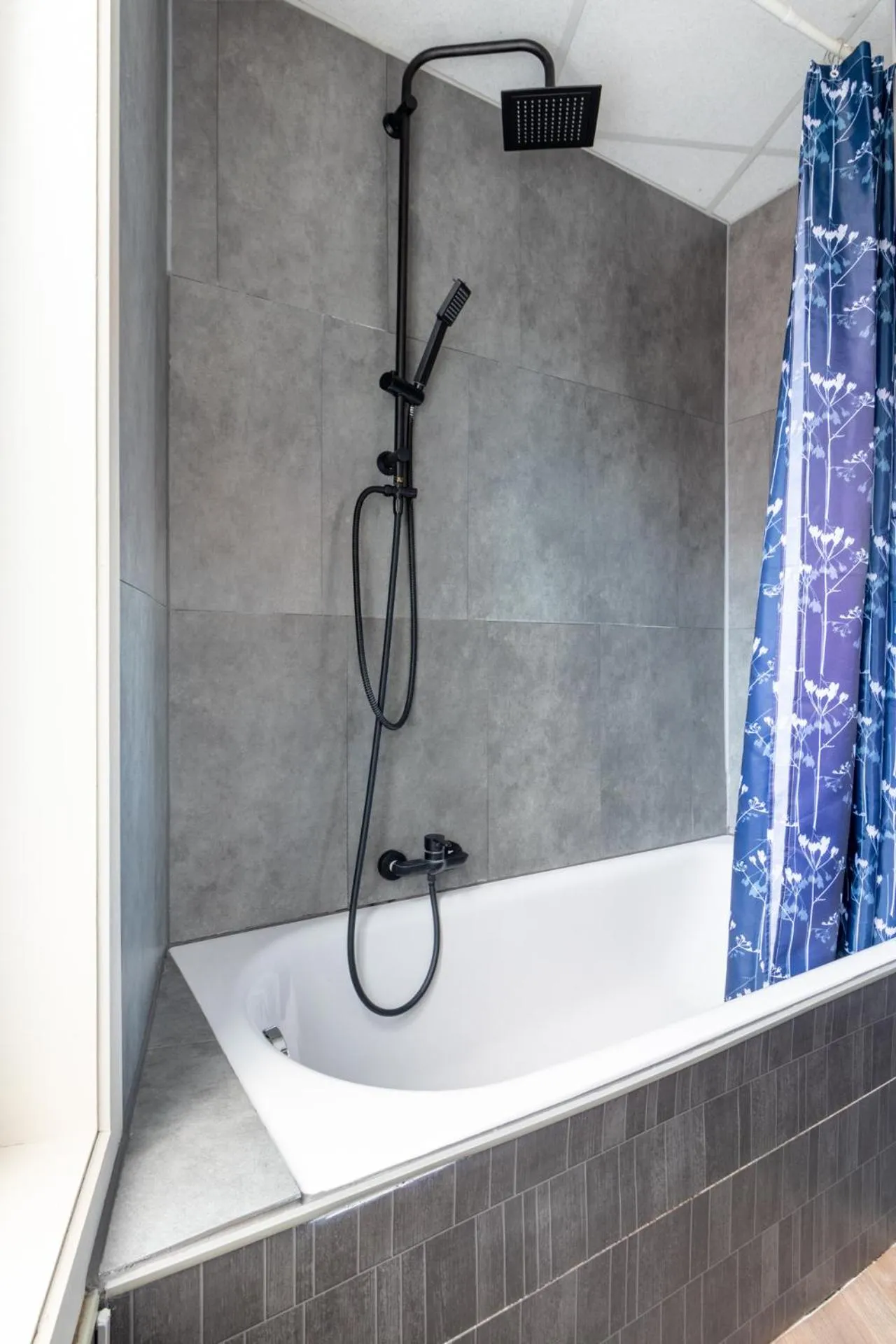 Bathroom in Hotel Entree - Canal View Bruges