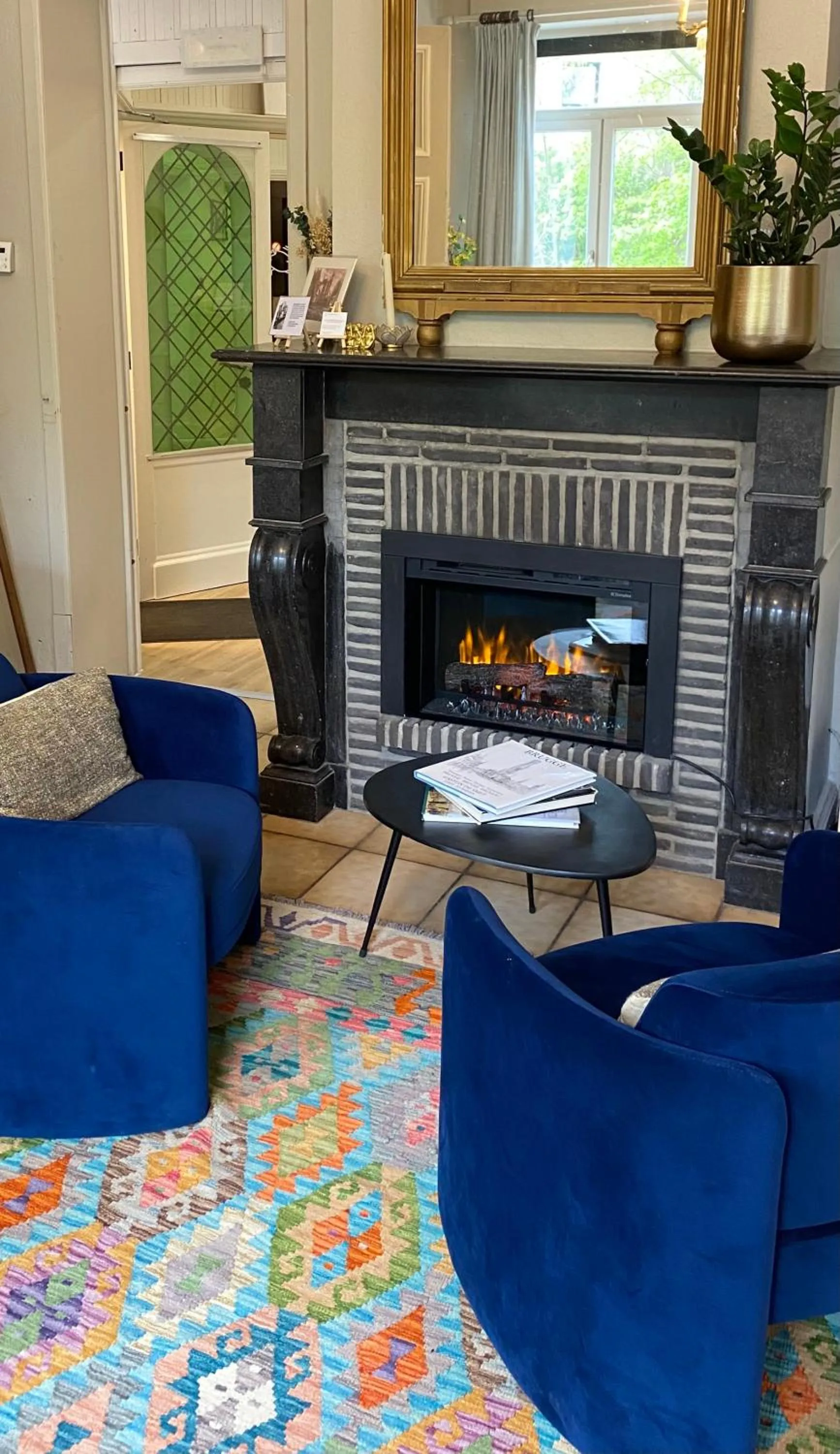 Seating area in Hotel Entree - Canal View Bruges