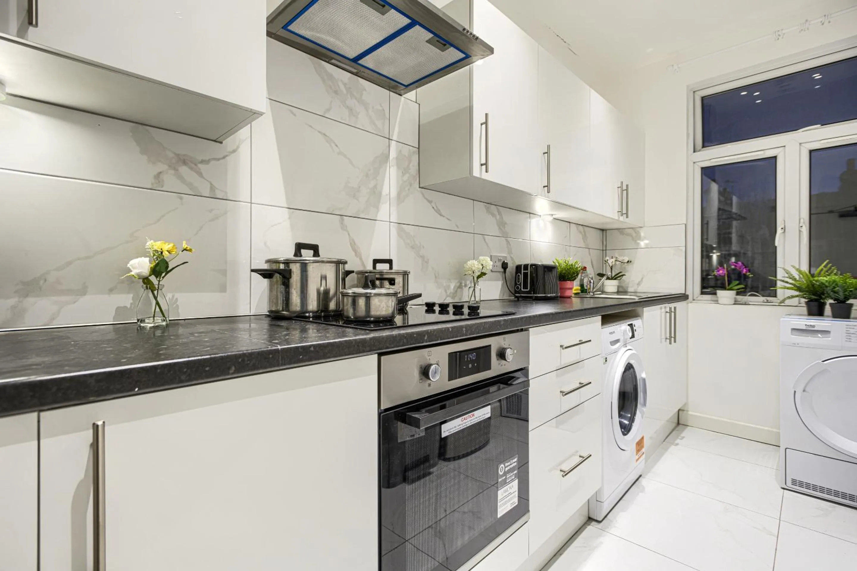 Kitchen or kitchenette in The Finsbury Deluxe Apartments