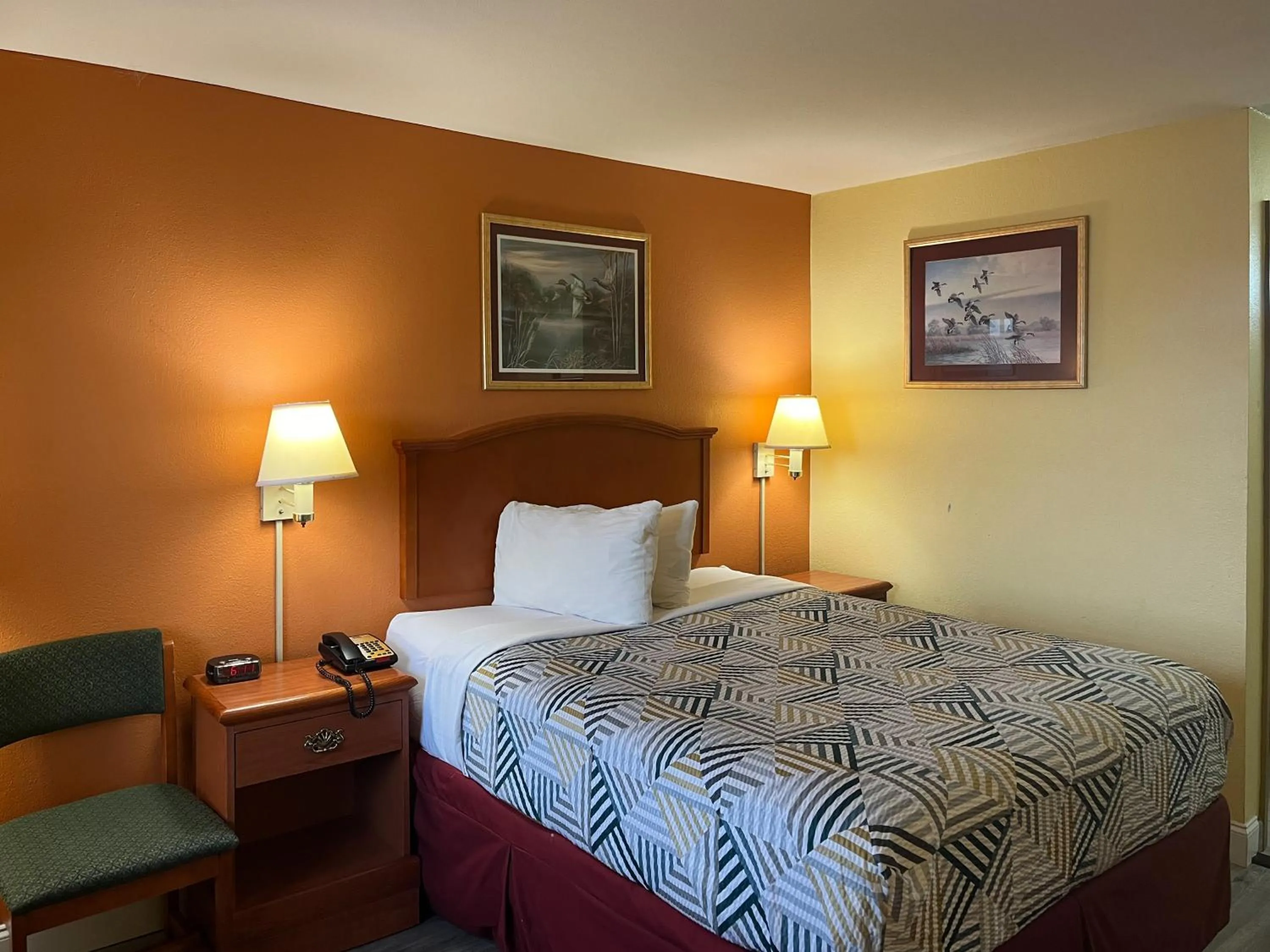 Bedroom, Bed in Motel 6 Morrilton, AR